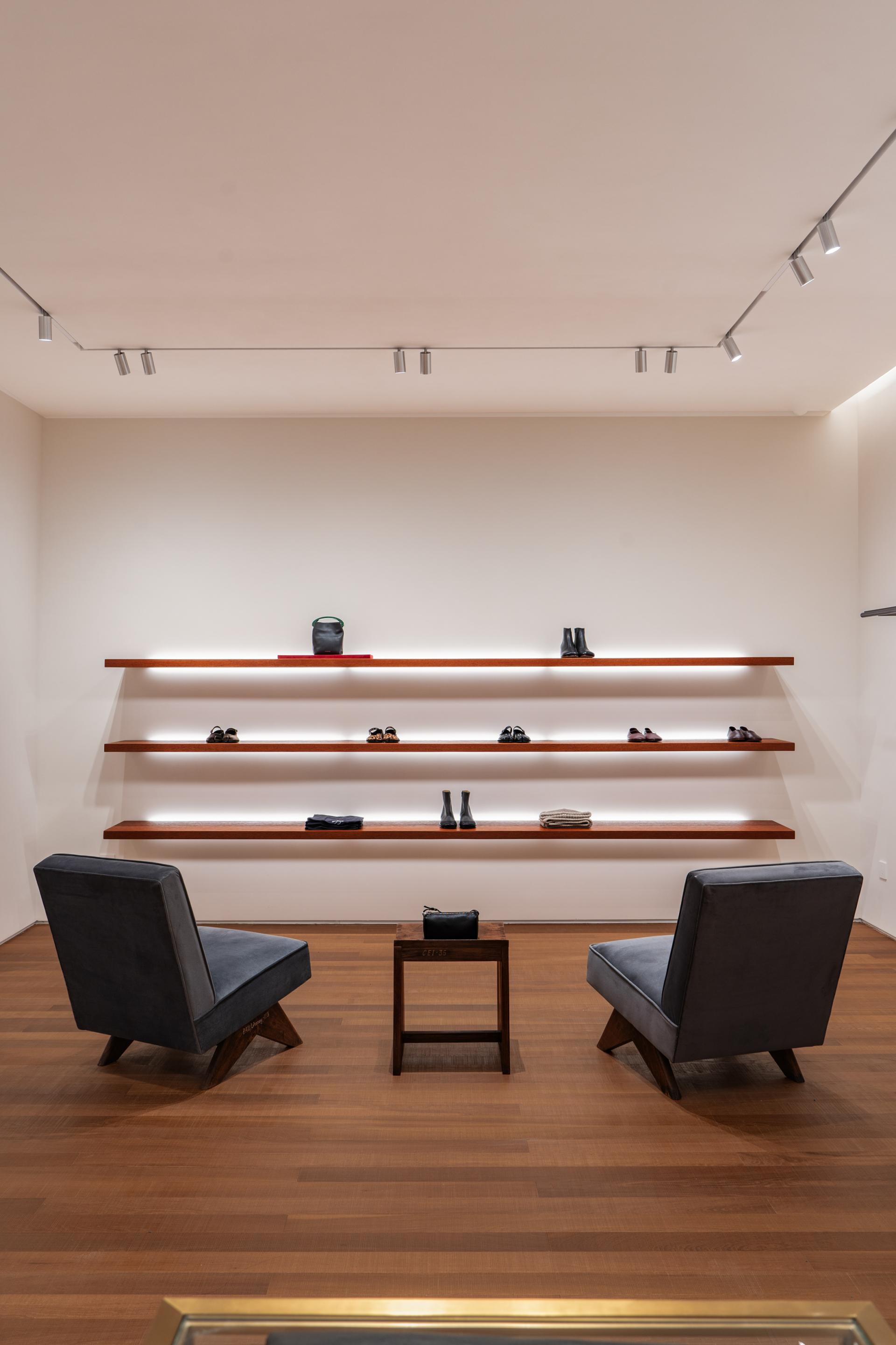 London Design Awards Winner - RENATHING Hangzhou Clothing Flagship Store