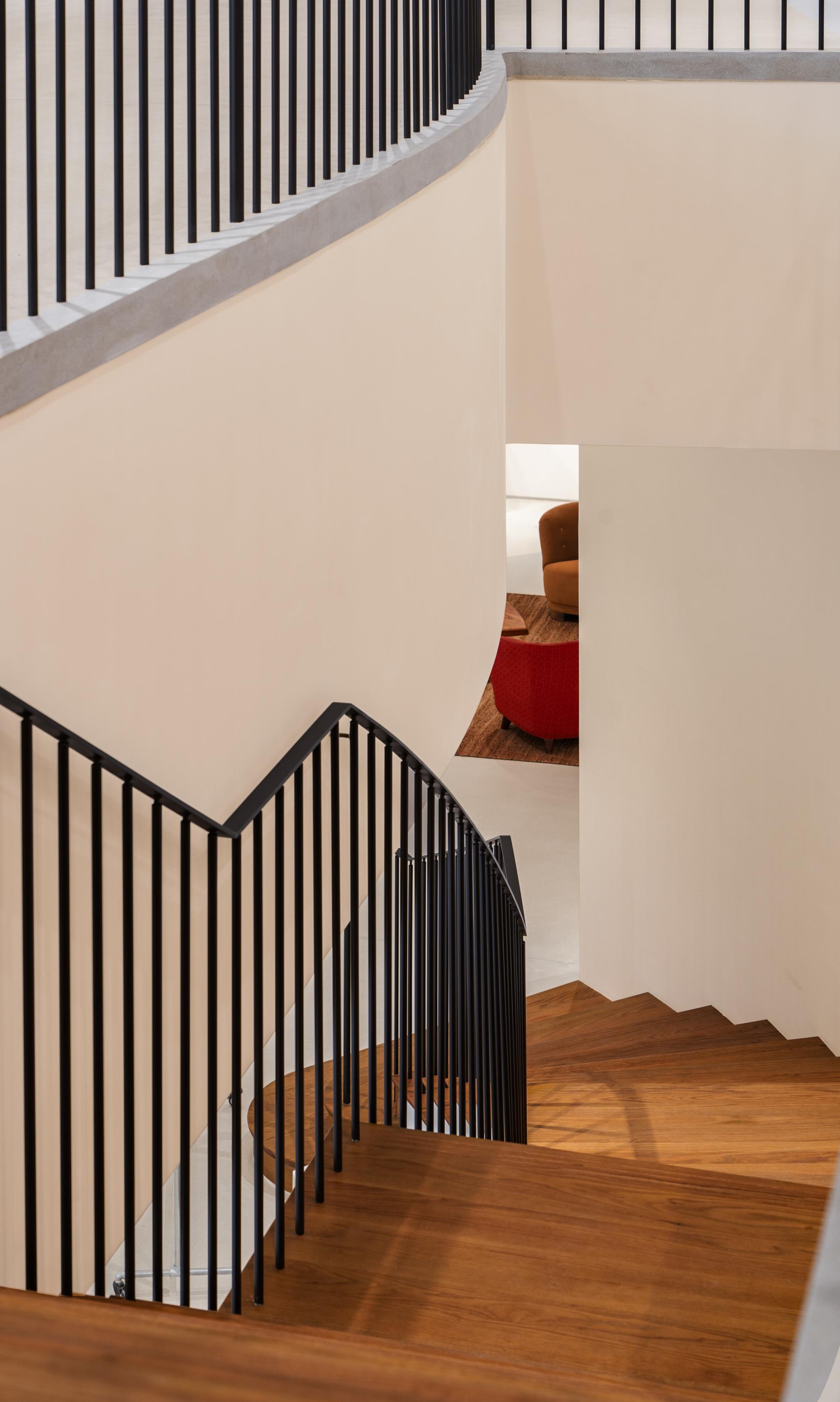 London Design Awards Winner - RENATHING Hangzhou Clothing Flagship Store