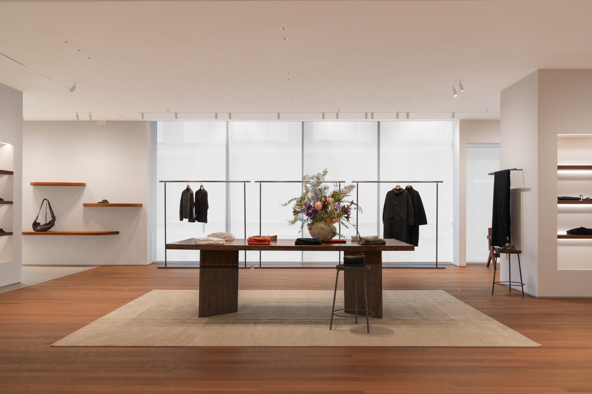 London Design Awards Winner - RENATHING Hangzhou Clothing Flagship Store