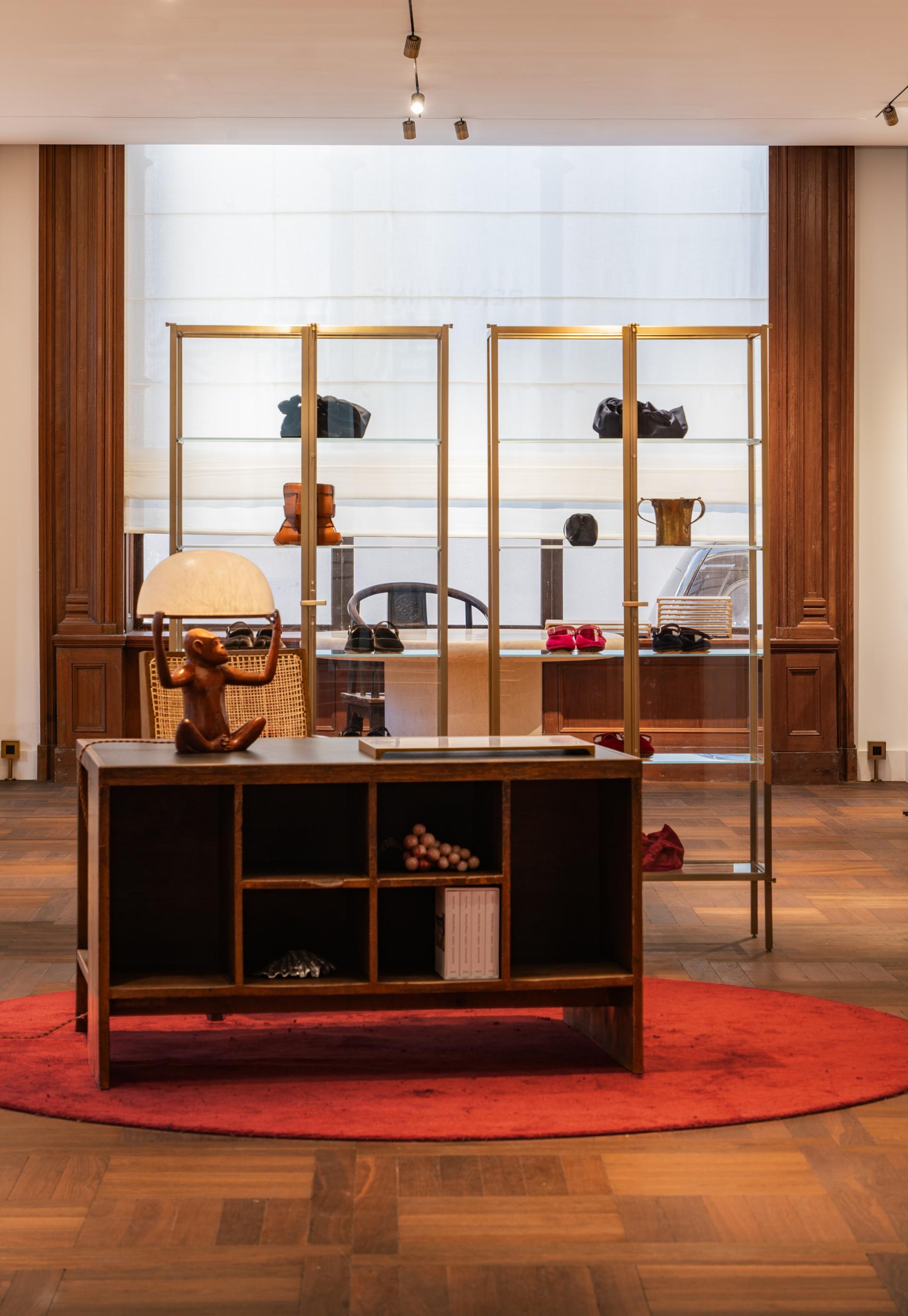 London Design Awards Winner - RENATHING Shanghai Clothing Flagship Store