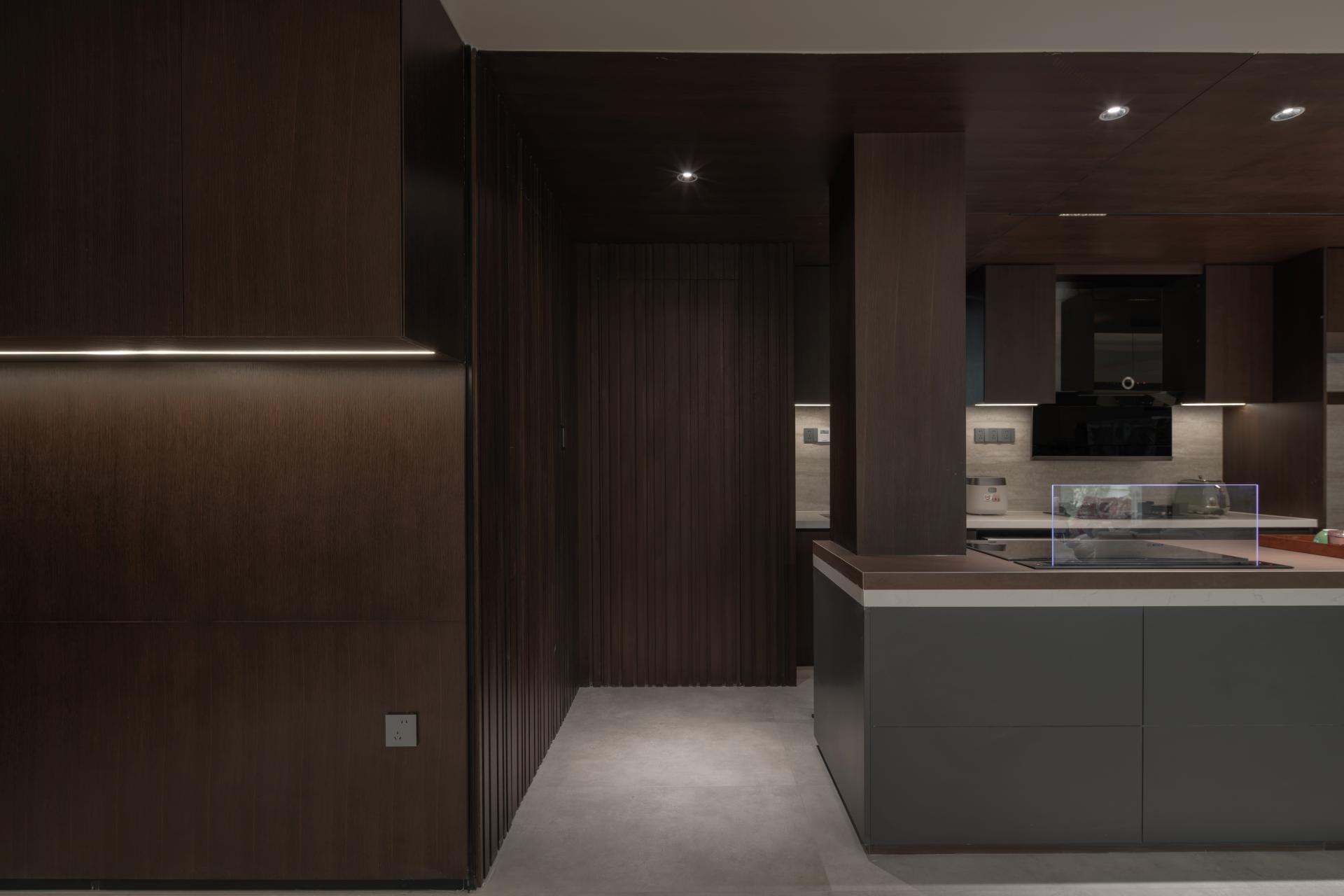 London Design Awards Winner - JIMMY BAUHAUS APARTMENT SH