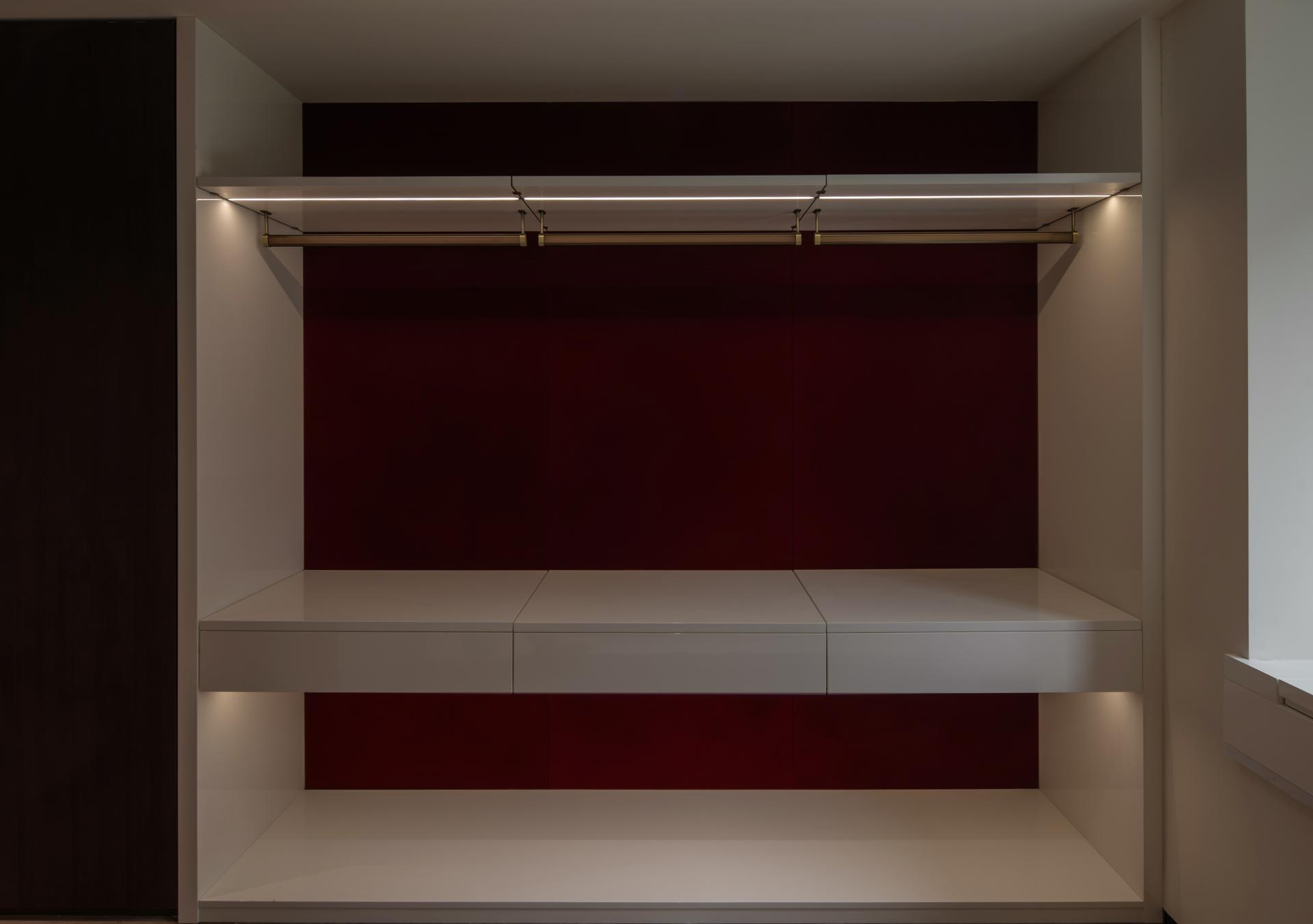 London Design Awards Winner - JIMMY BAUHAUS APARTMENT SH