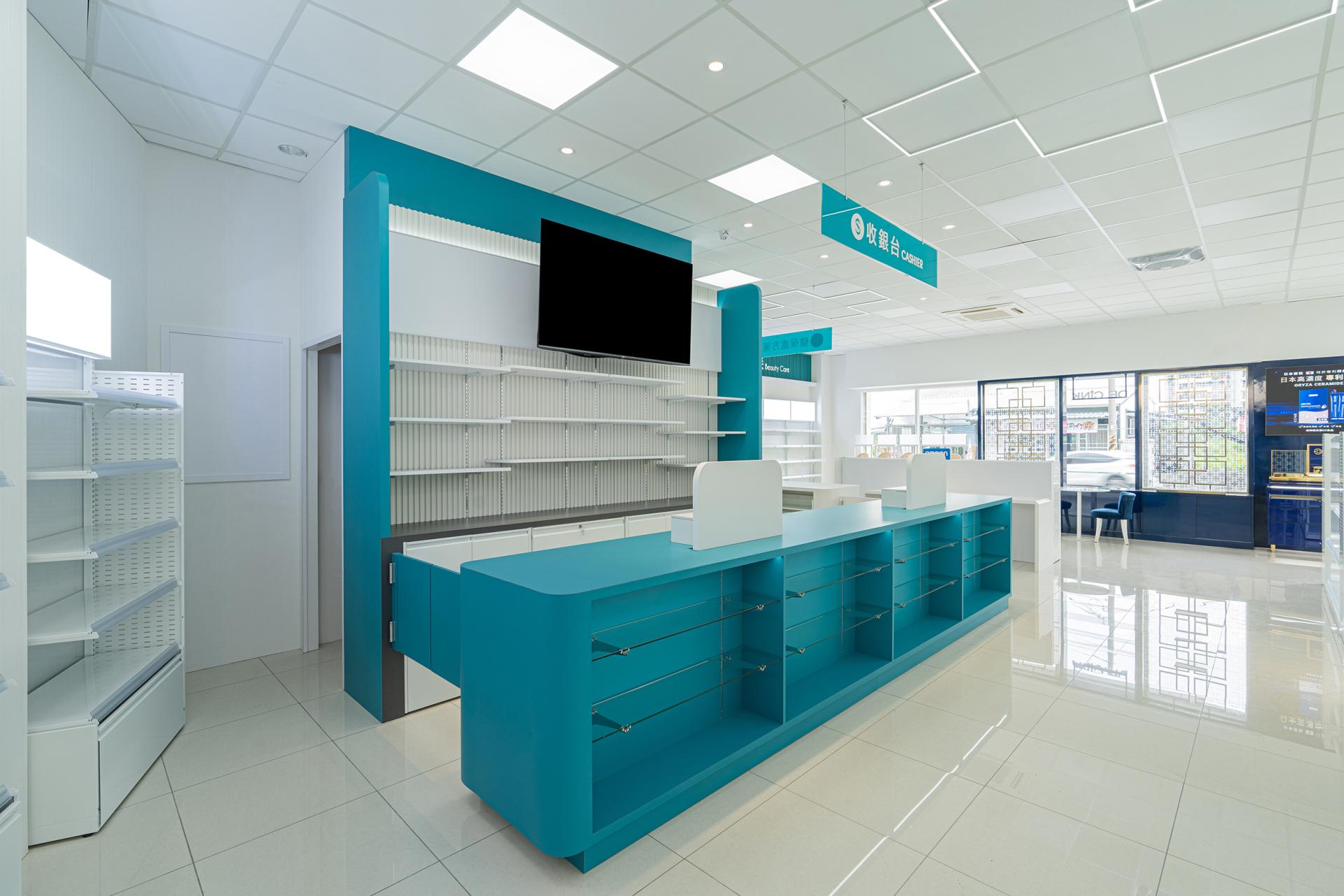 London Design Awards Winner - BRIDGE DRUGSTORE