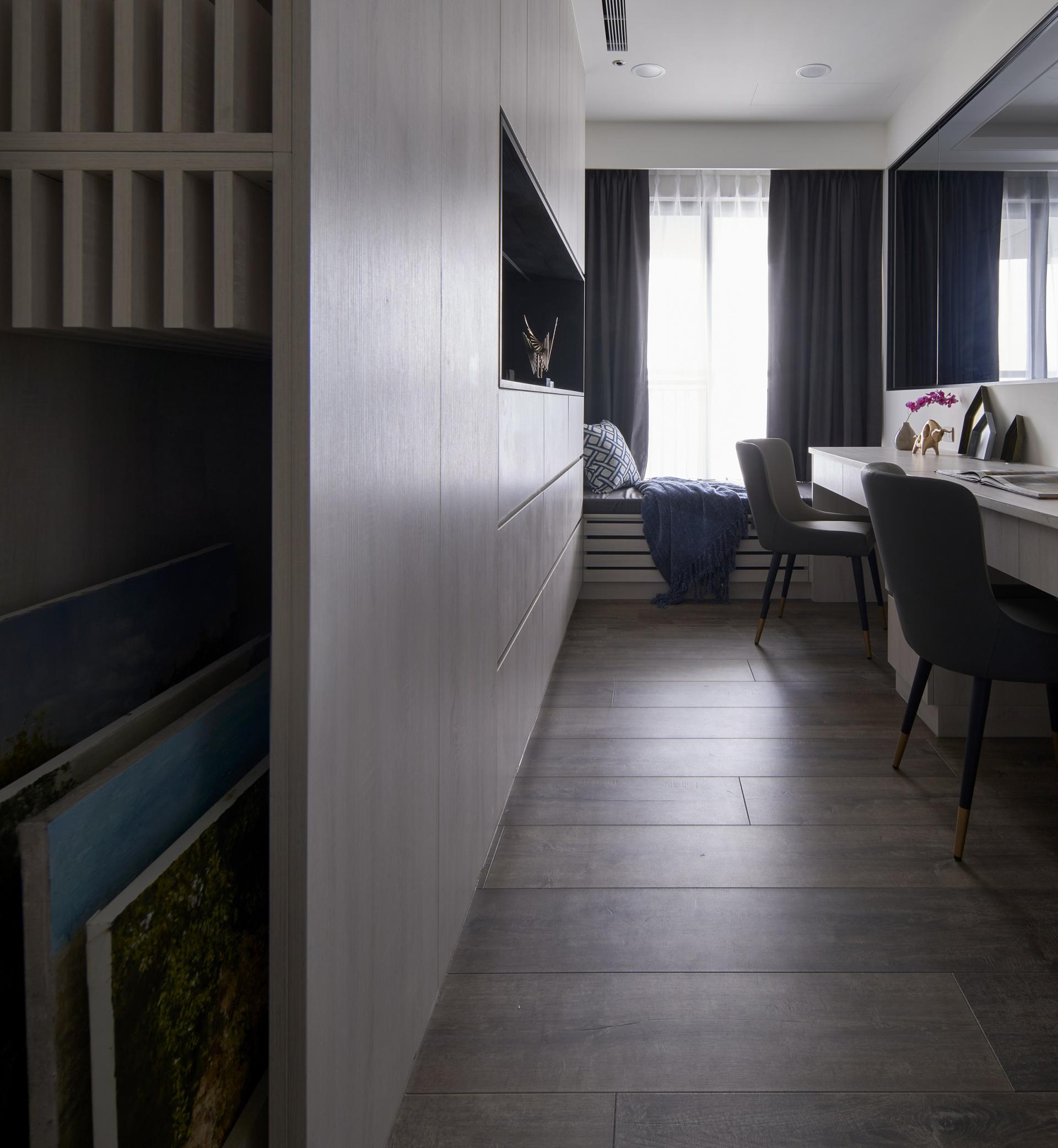 London Design Awards Winner -  Elegant Charm