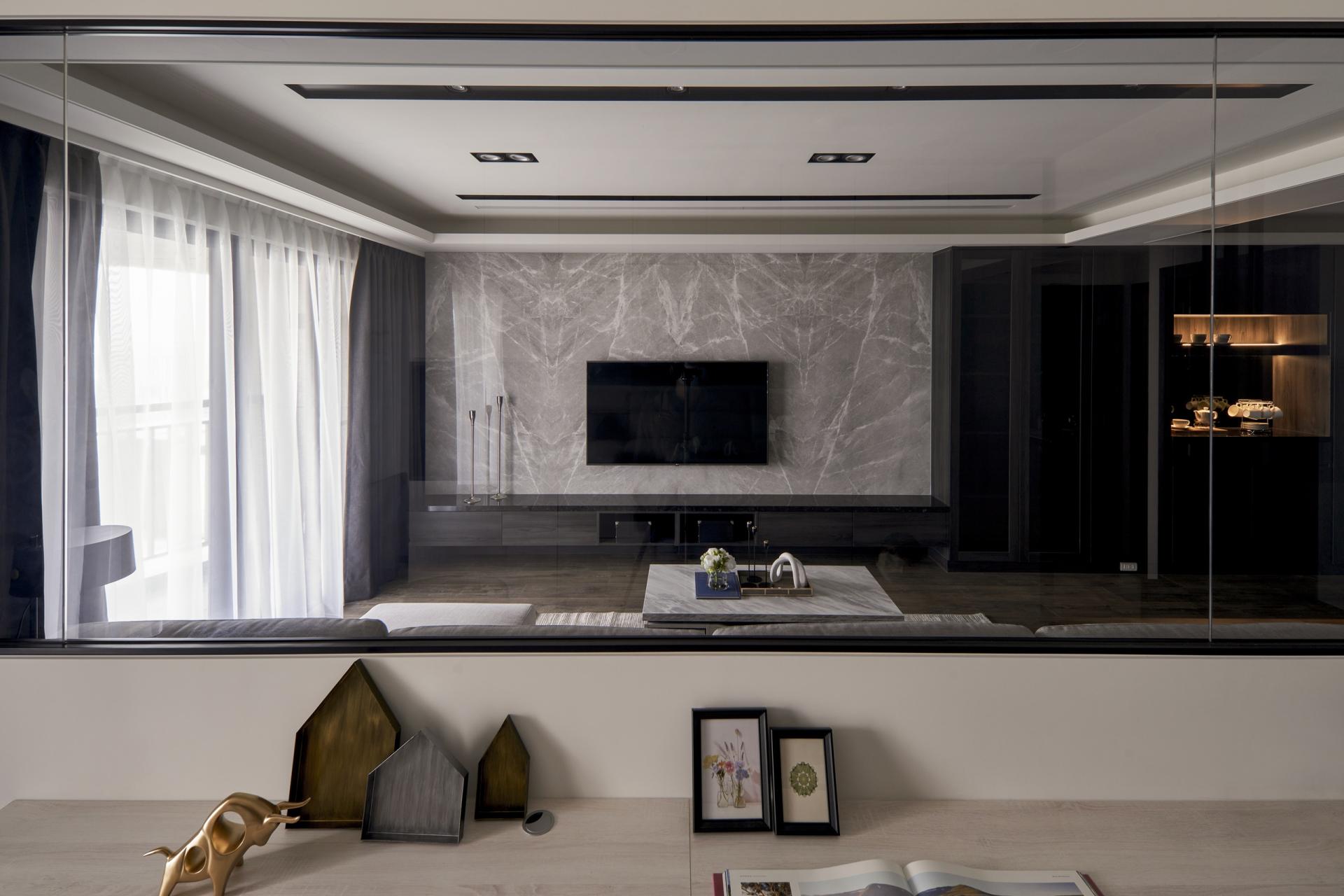 London Design Awards Winner -  Elegant Charm
