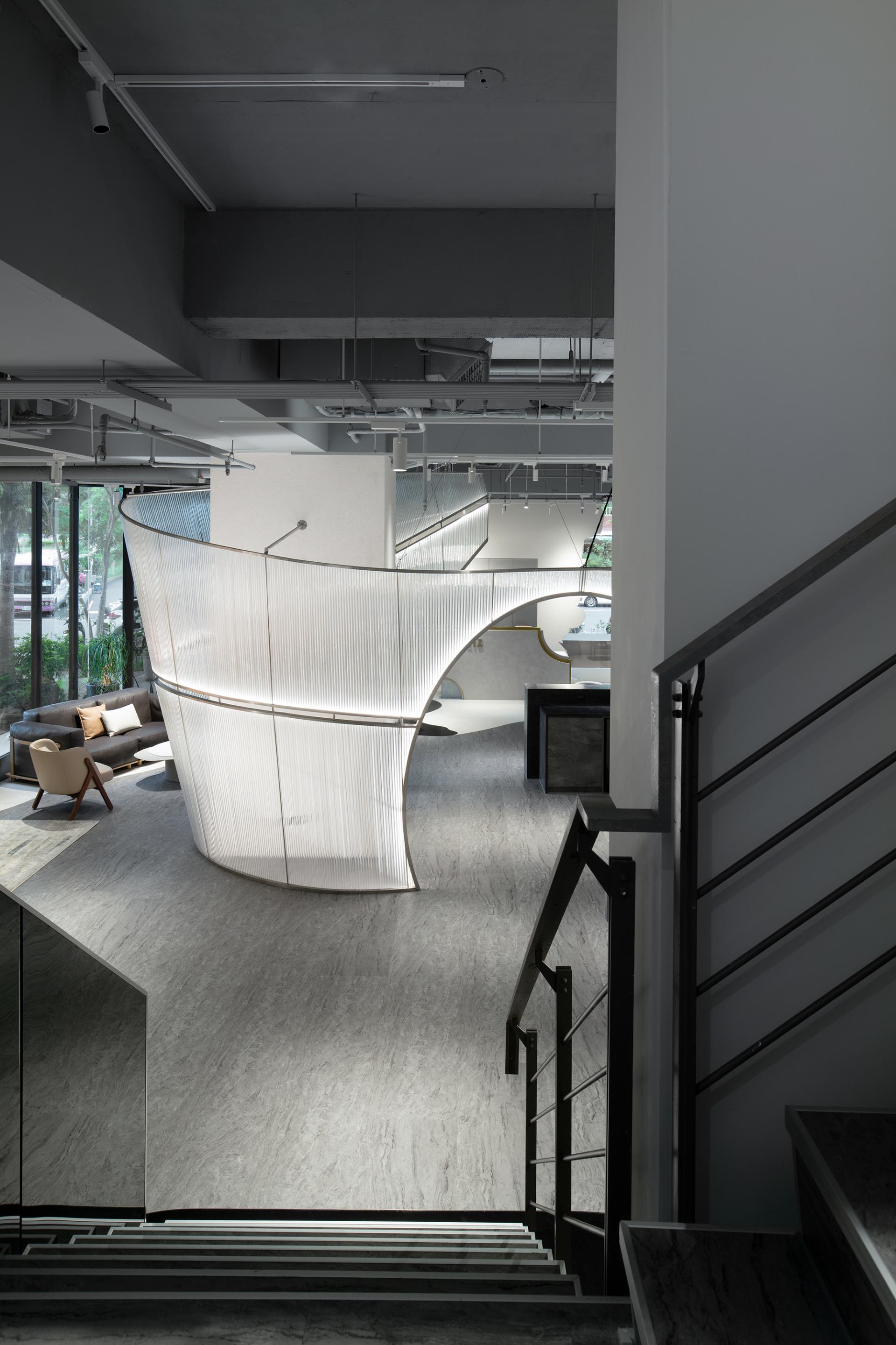 London Design Awards Winner - Whimsical Dance of Streaming Light