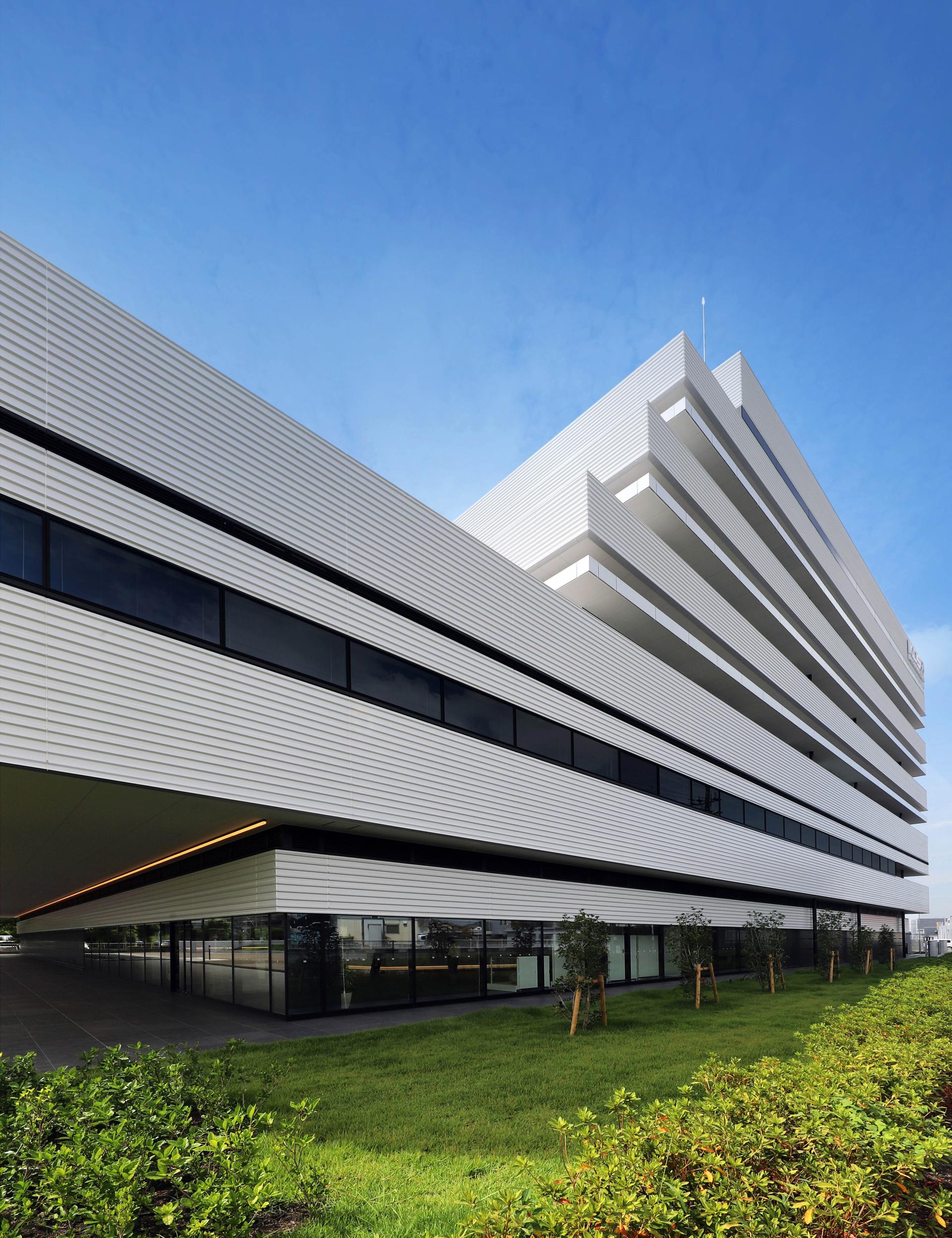 London Design Awards Winner - DAISHINKU CORP. HEADQUARTERS AND PLANT