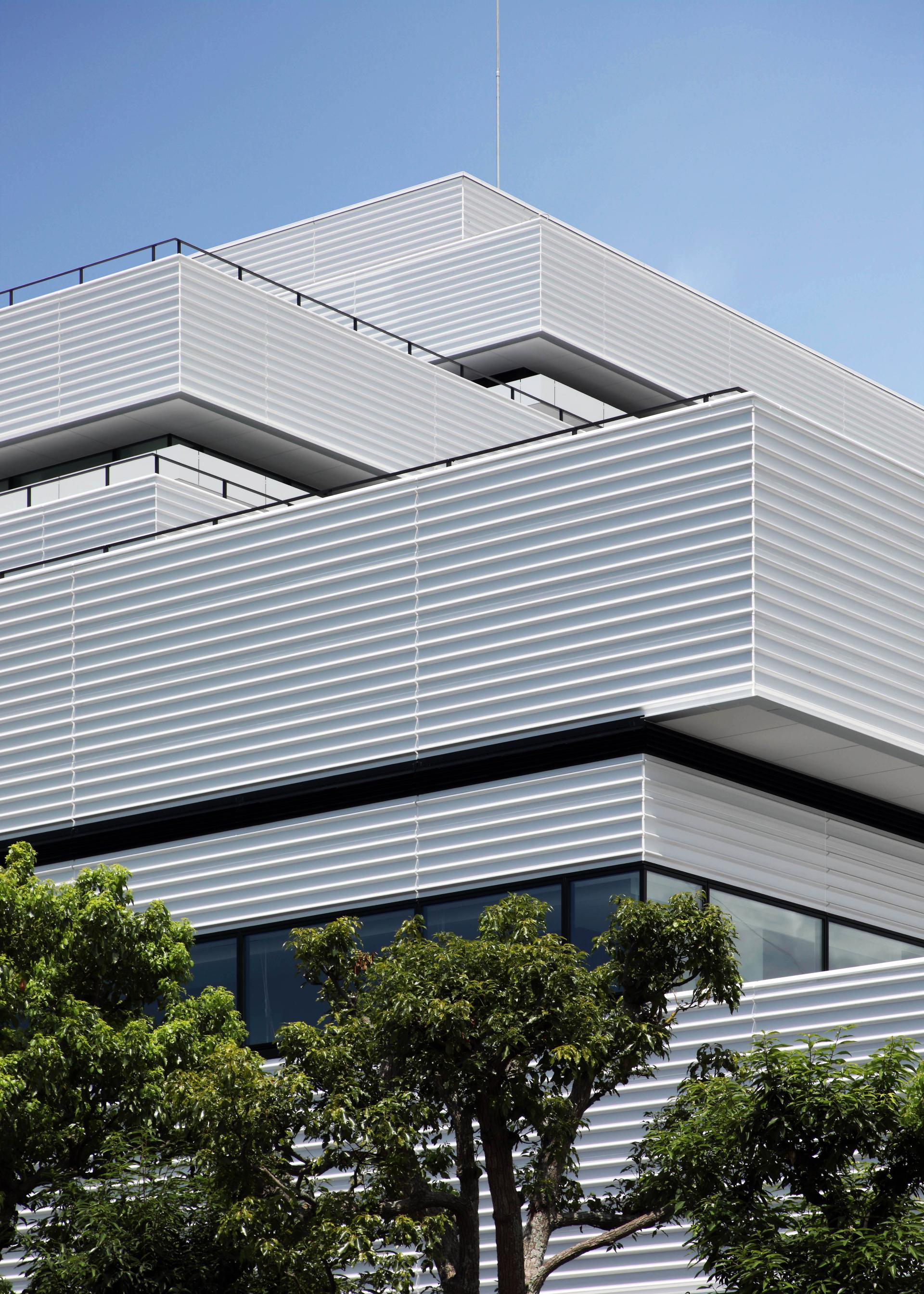 London Design Awards Winner - DAISHINKU CORP. HEADQUARTERS AND PLANT