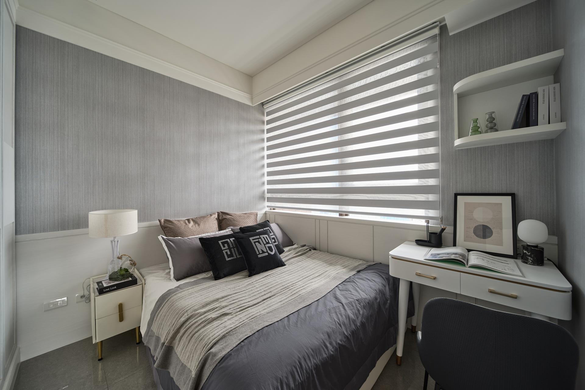 London Design Awards Winner - Luminous White
