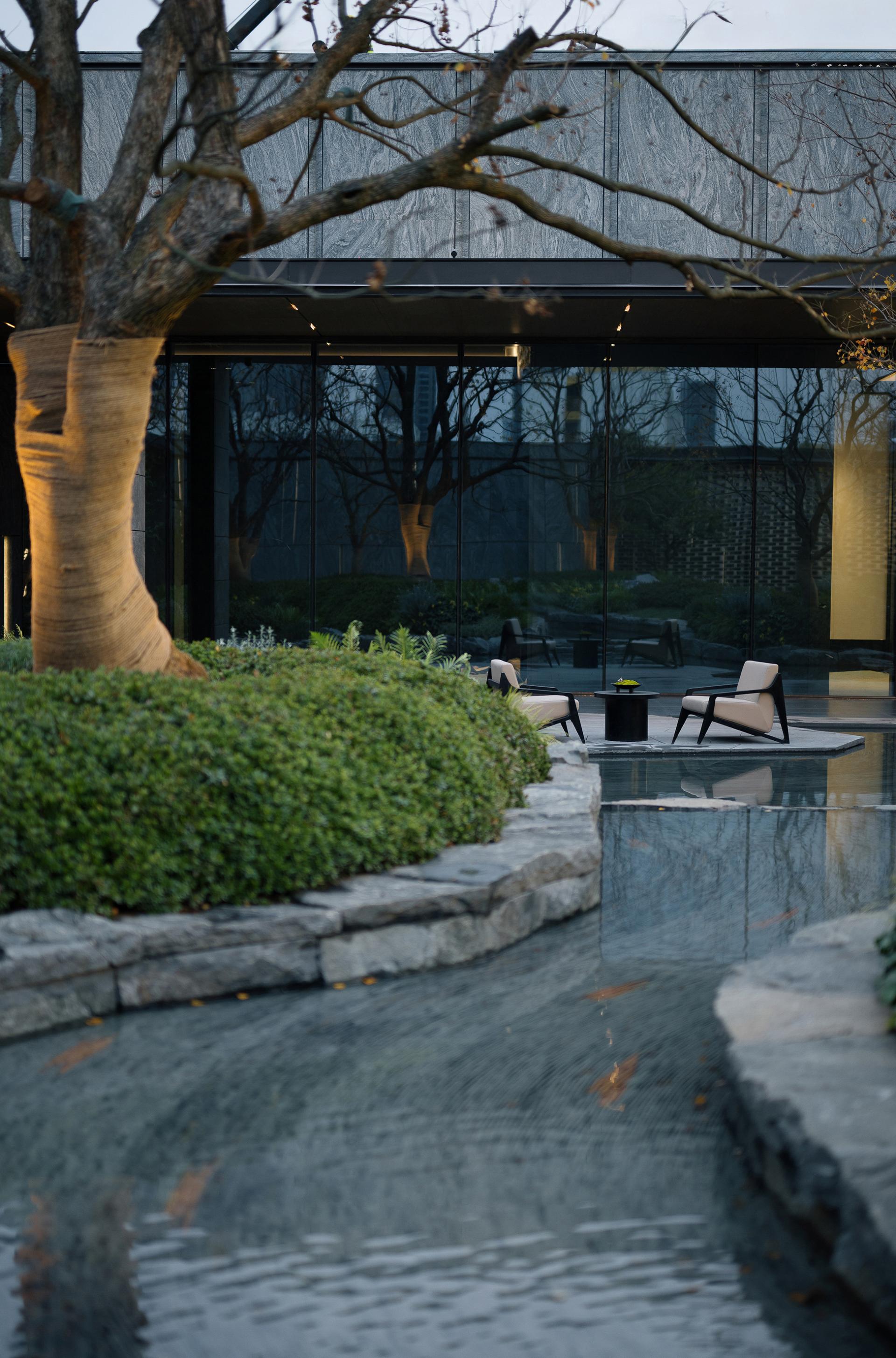London Design Awards Winner - GRAND MANSION