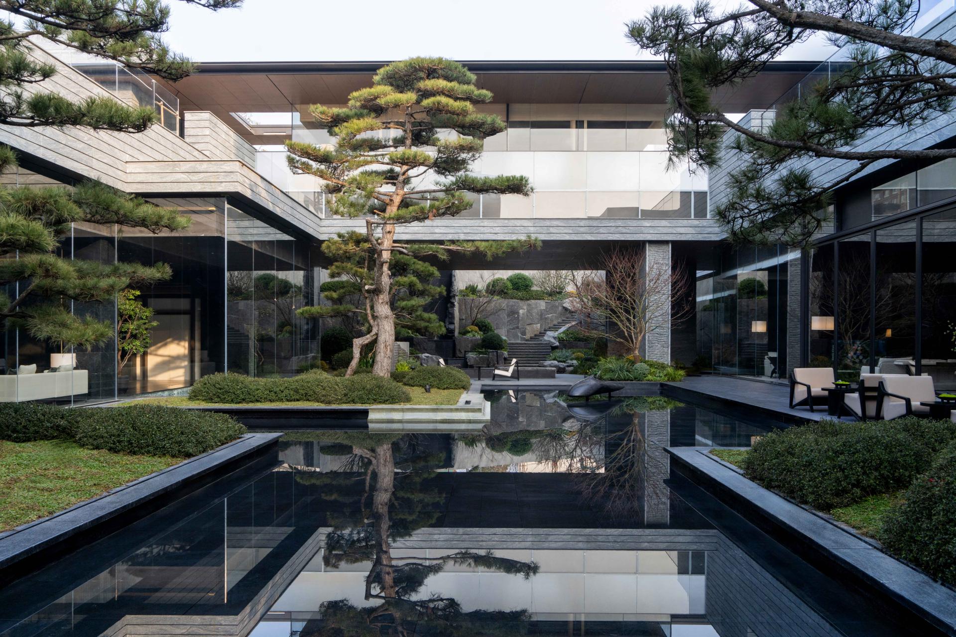 London Design Awards Winner - GRAND MANSION
