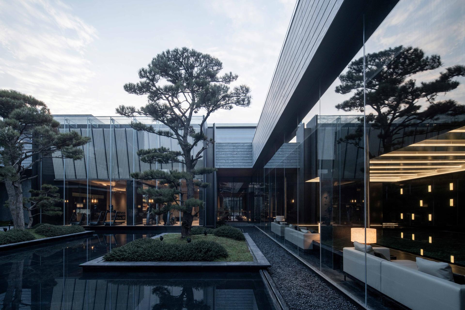 London Design Awards Winner - GRAND MANSION