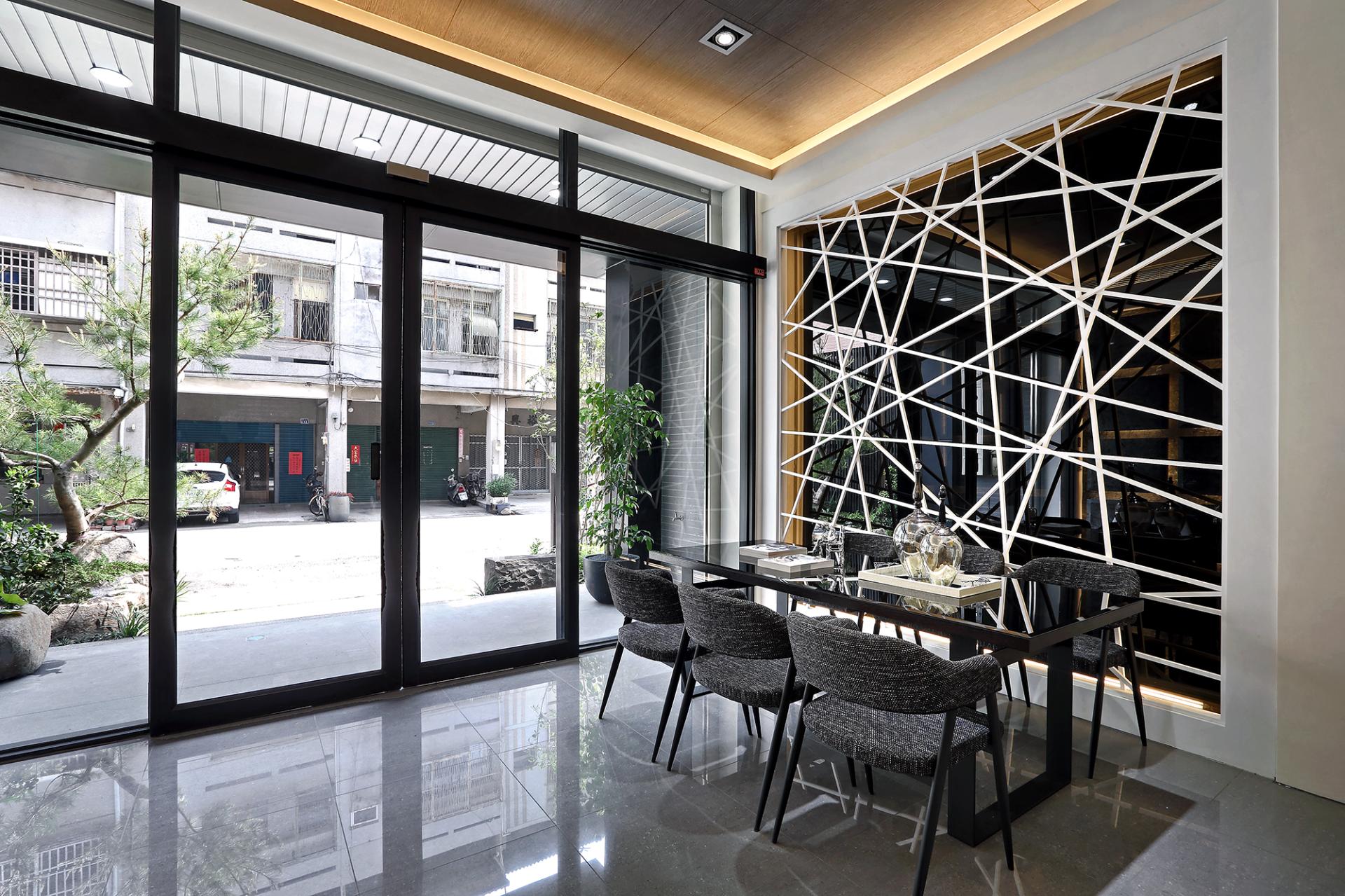 London Design Awards Winner - Lines of the Metropolis