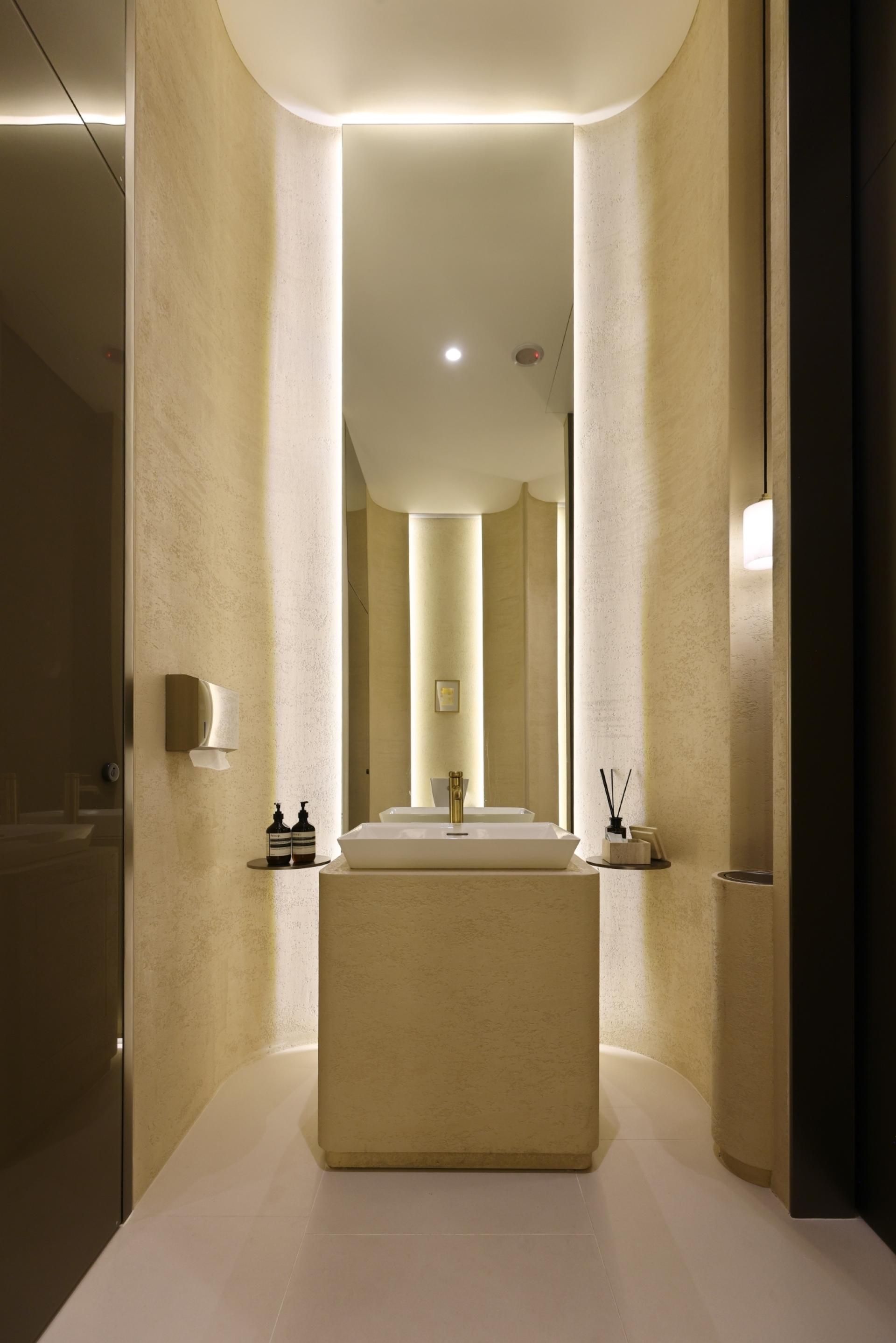 London Design Awards Winner - Harmony in Simplicity