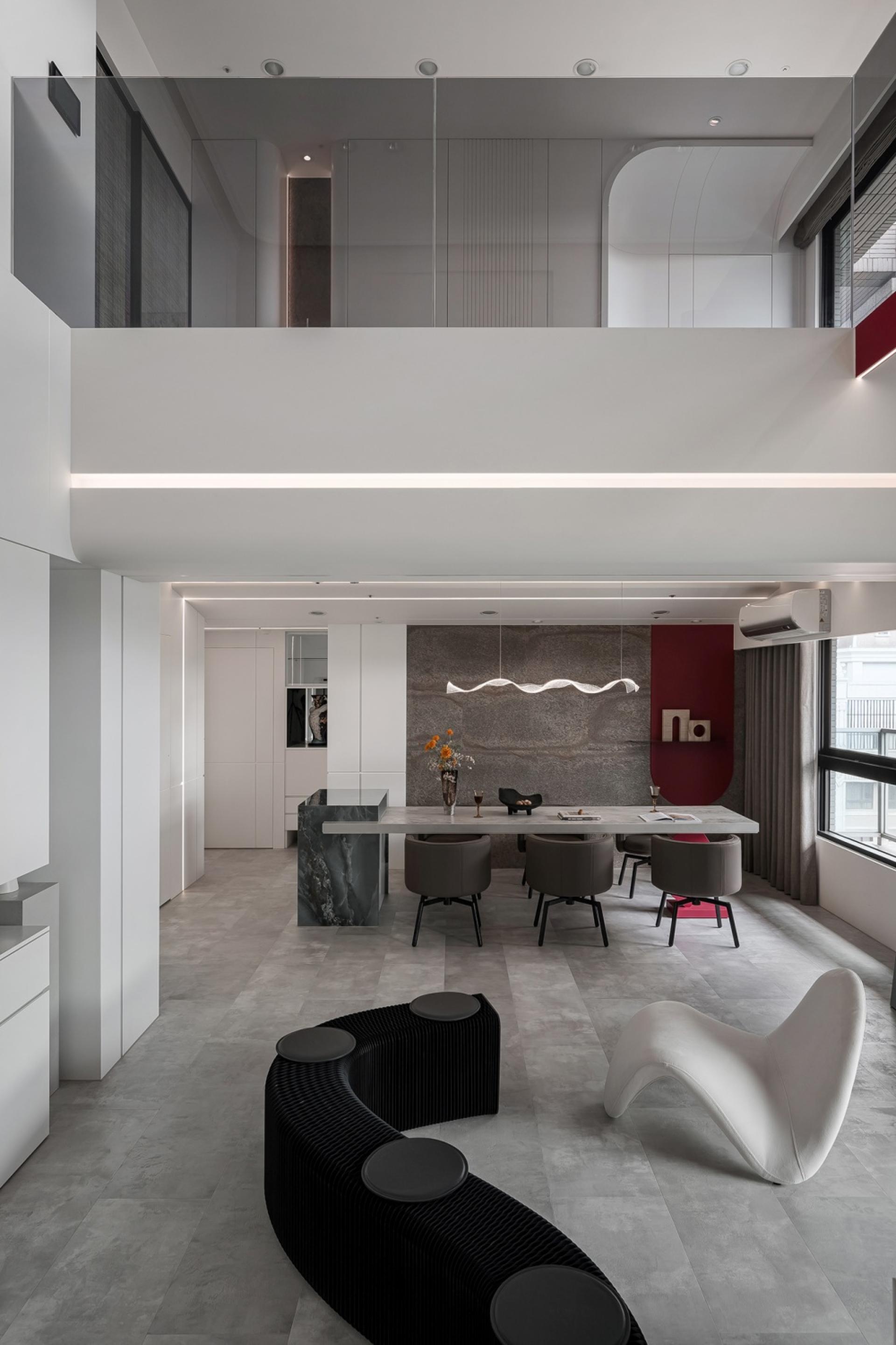 London Design Awards Winner - Art in Flowing Light