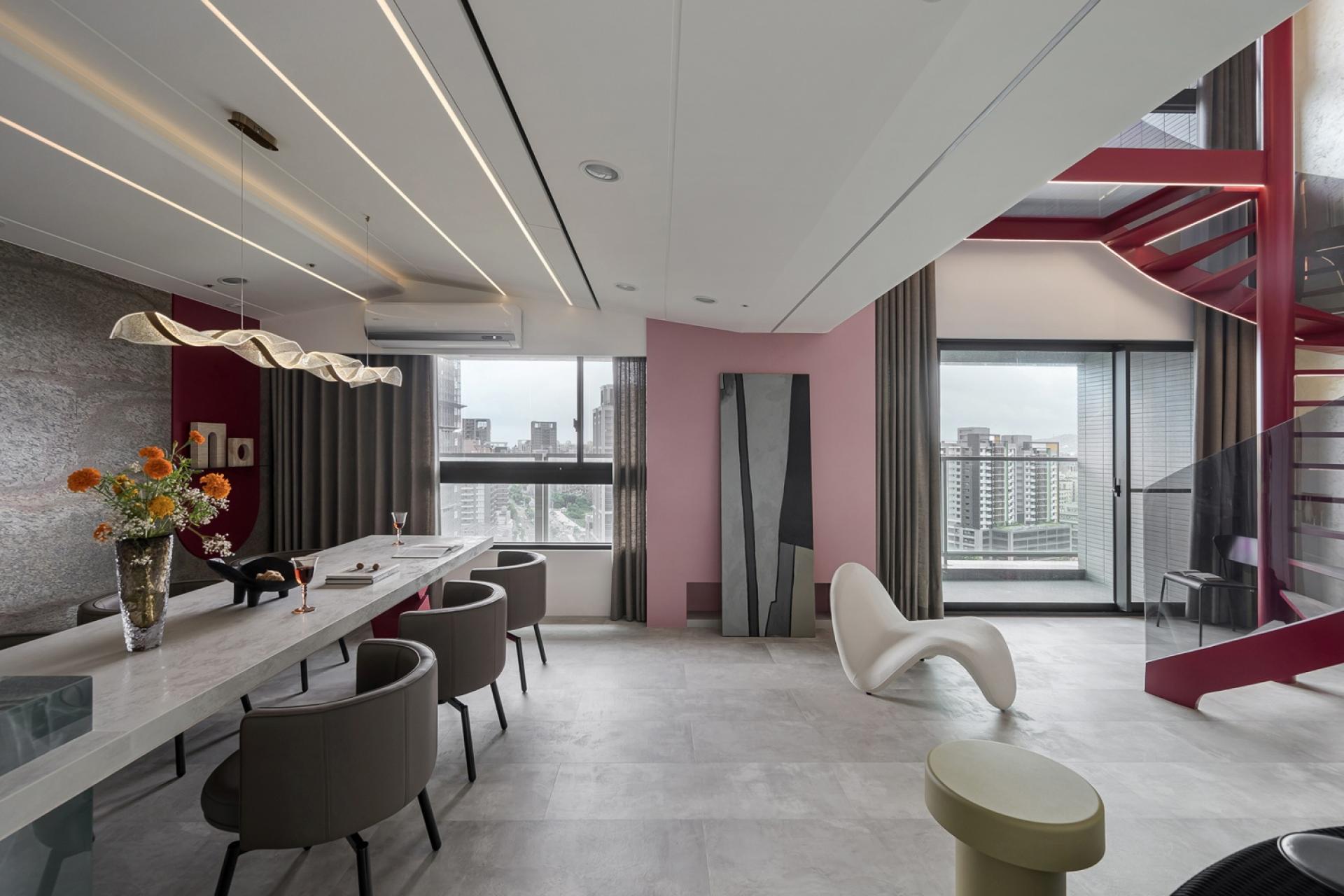 London Design Awards Winner - Art in Flowing Light
