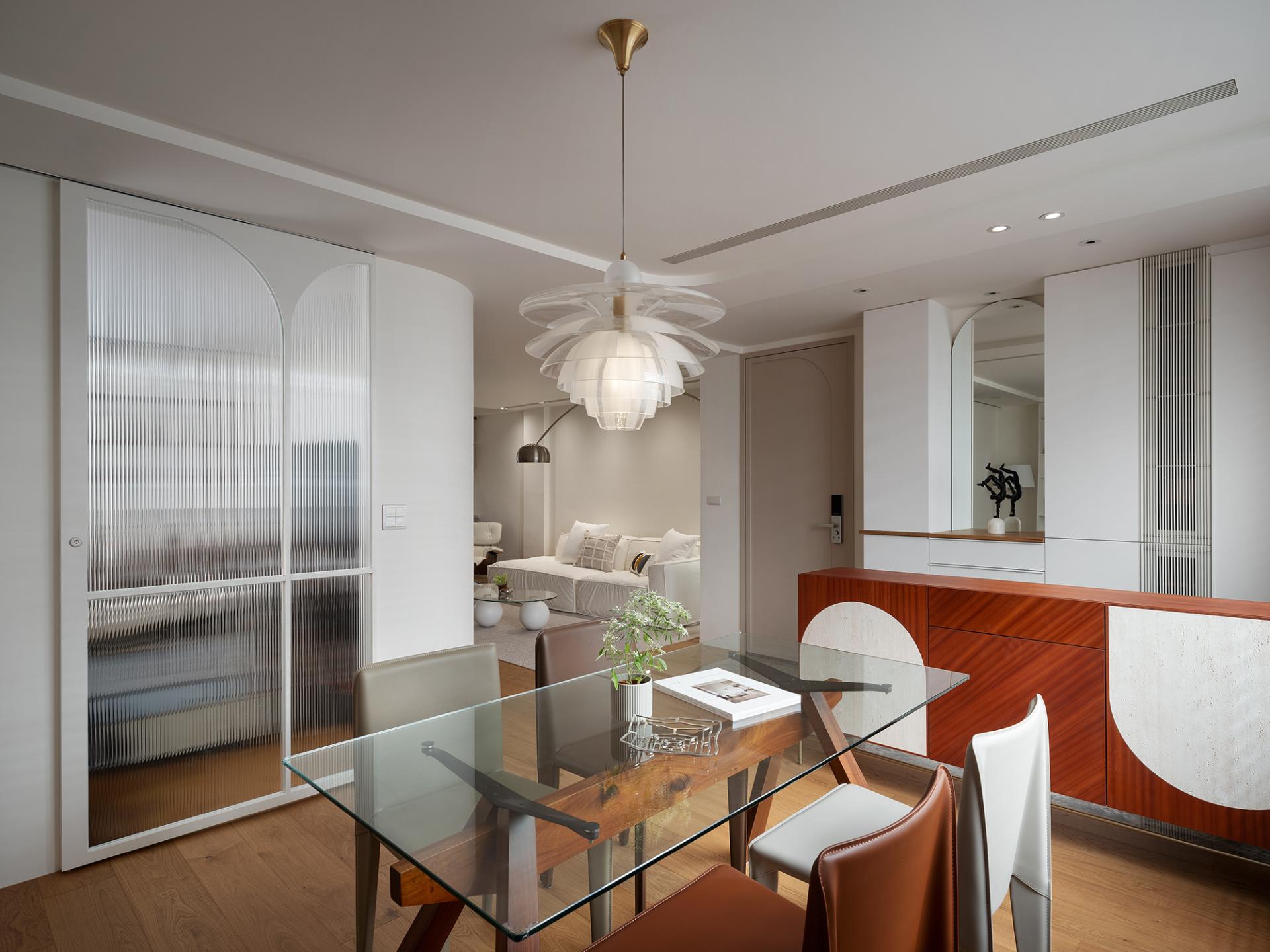 London Design Awards Winner - Timeless Florescence