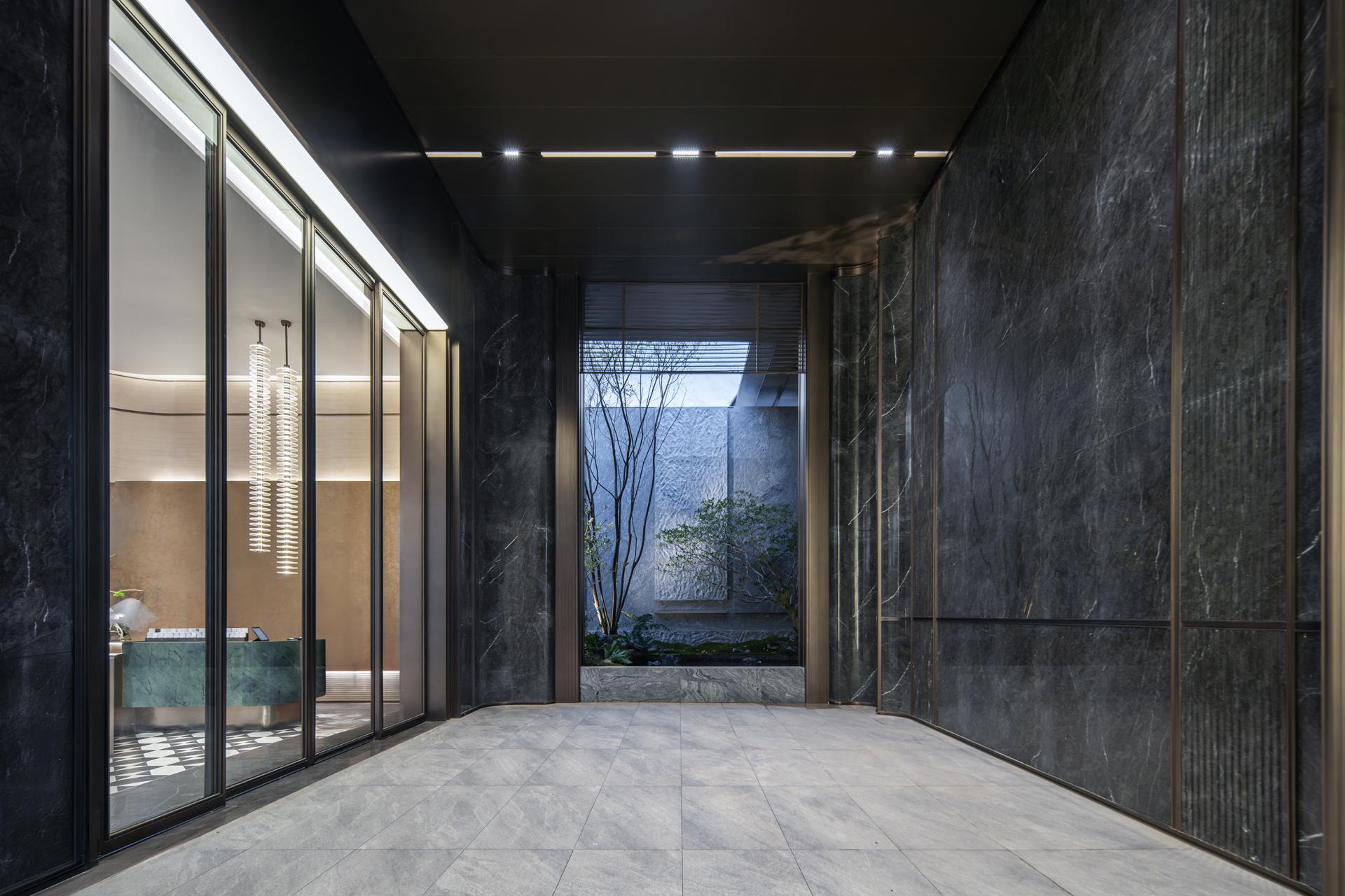 London Design Awards Winner - FOREST ISLAND