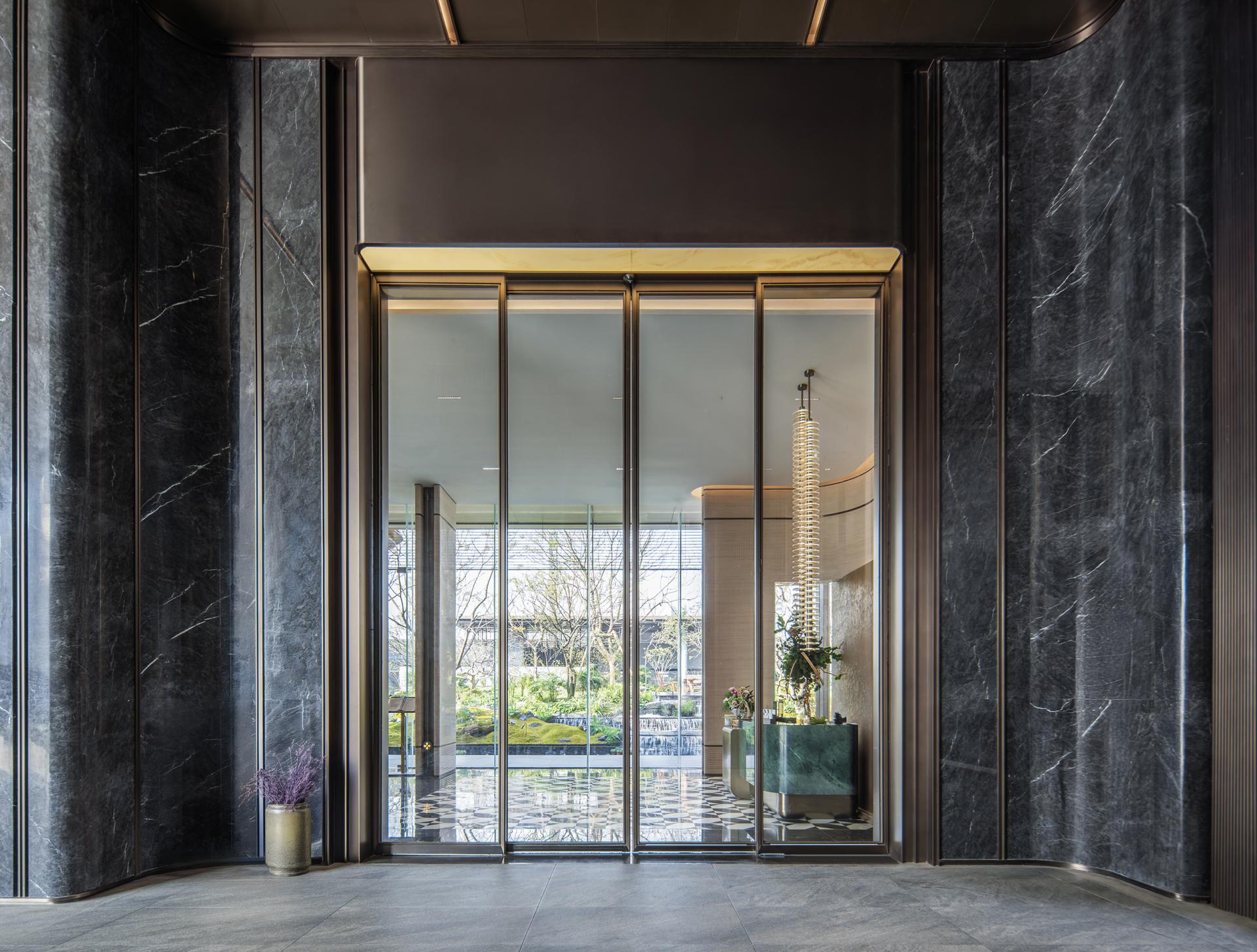 London Design Awards Winner - FOREST ISLAND