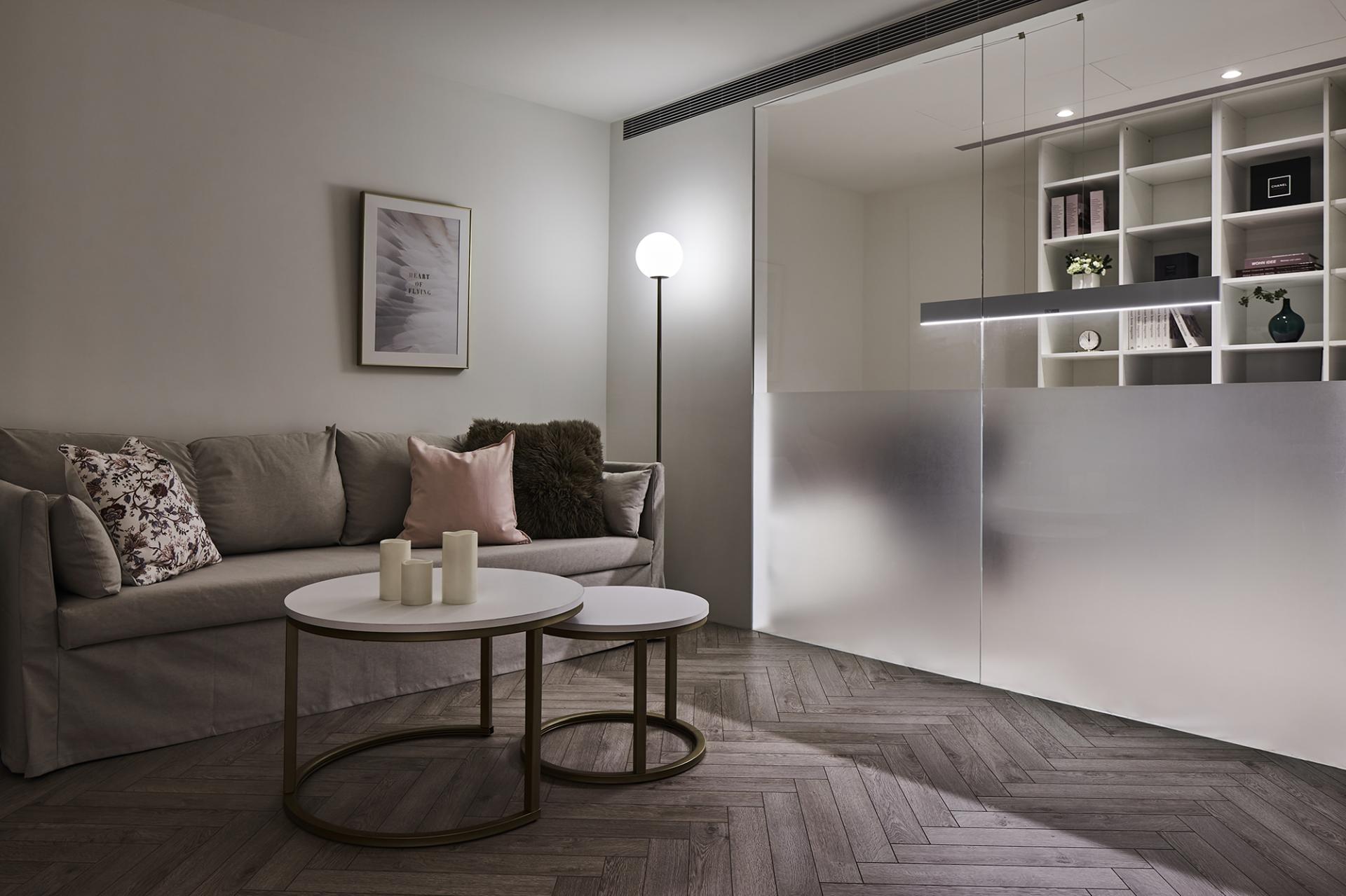 London Design Awards Winner - Dreaming in Scarlet