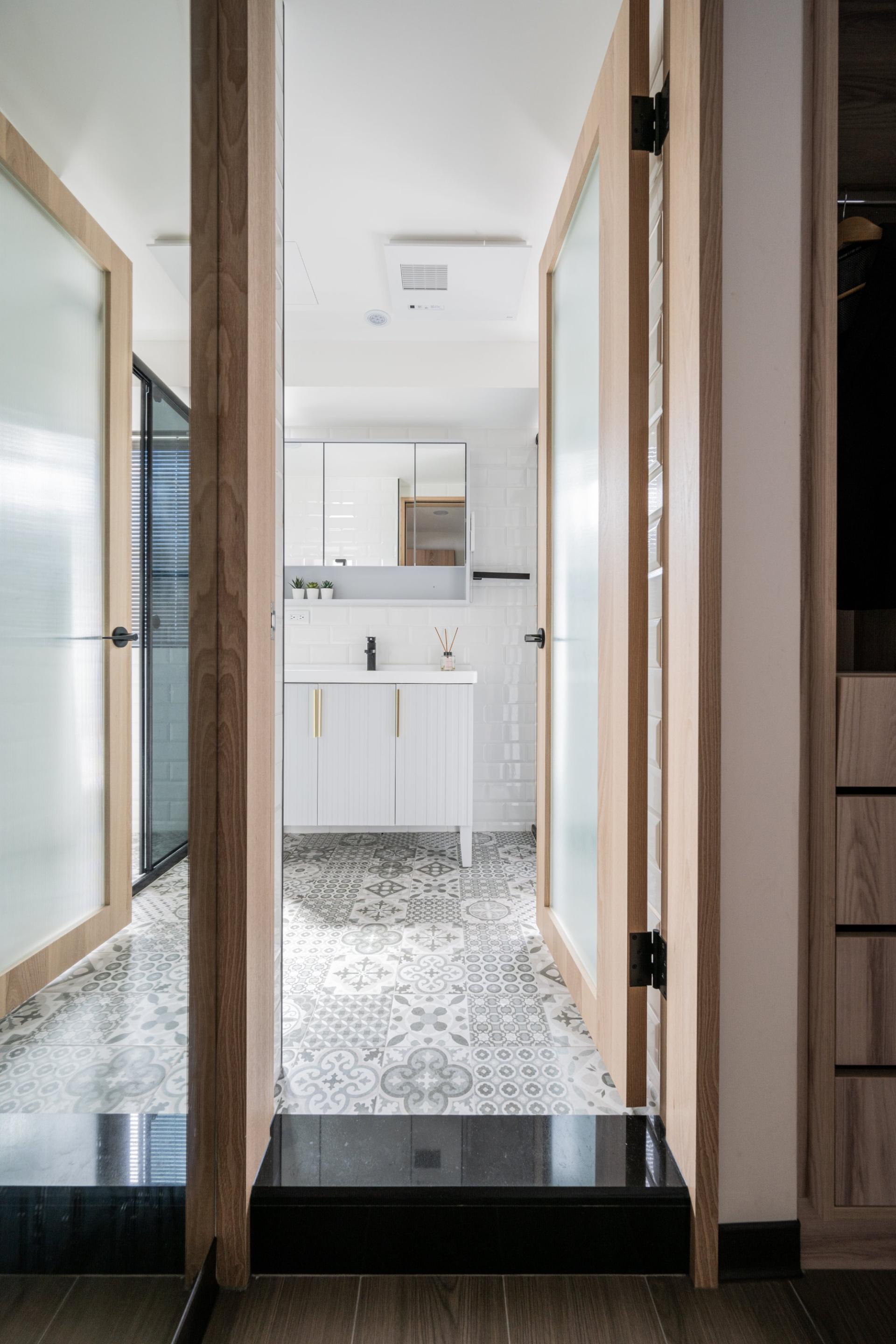 London Design Awards Winner - Across the Universe