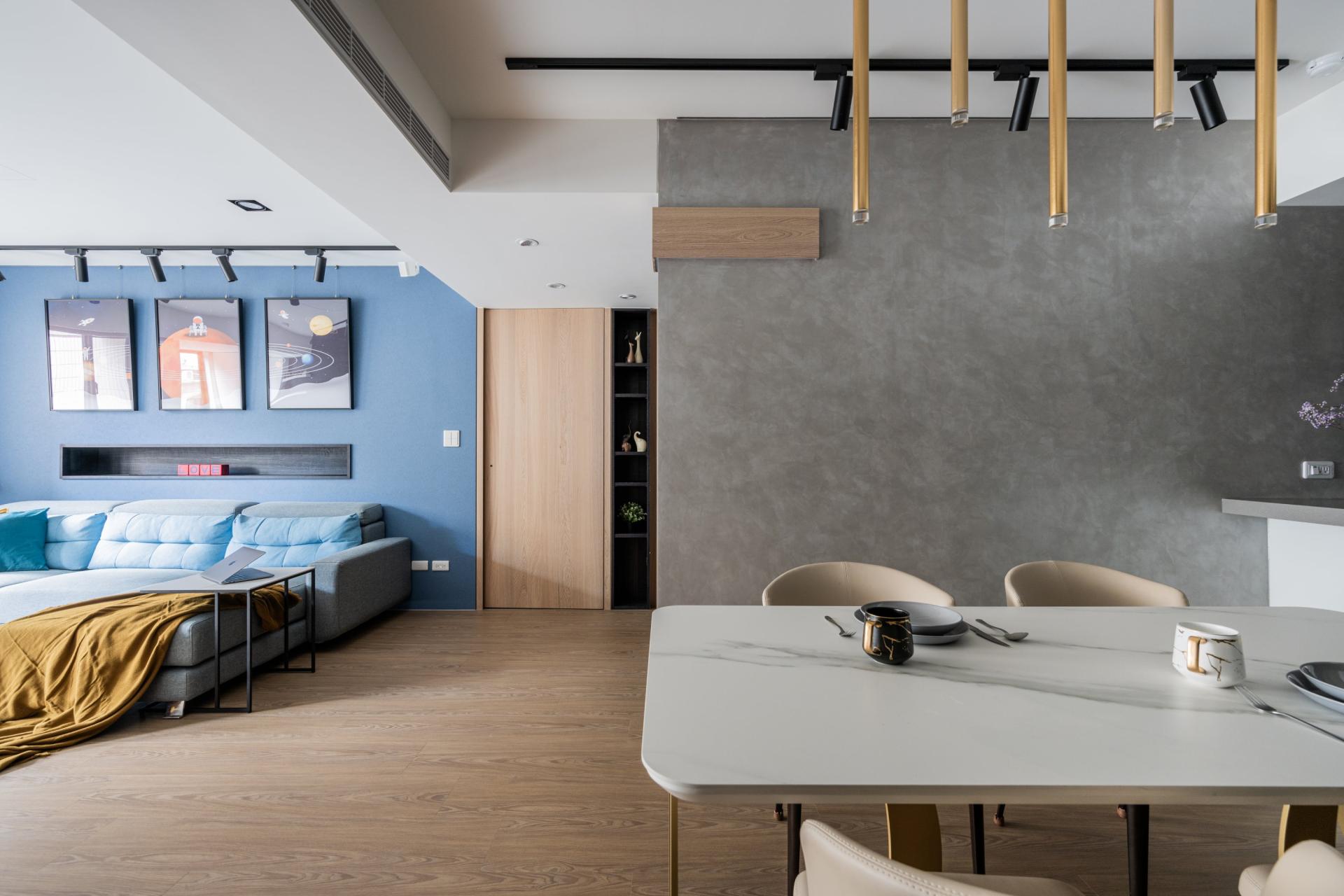 London Design Awards Winner - Across the Universe