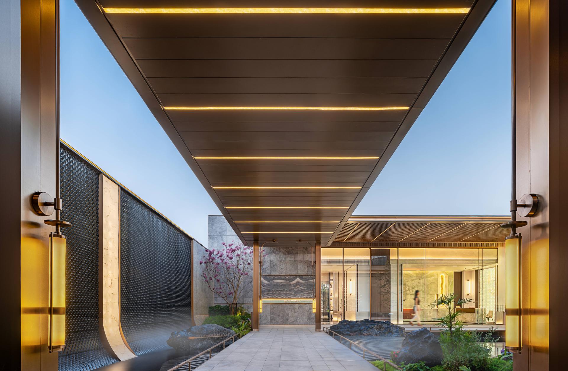 London Design Awards Winner - RIVERS OF GLORY