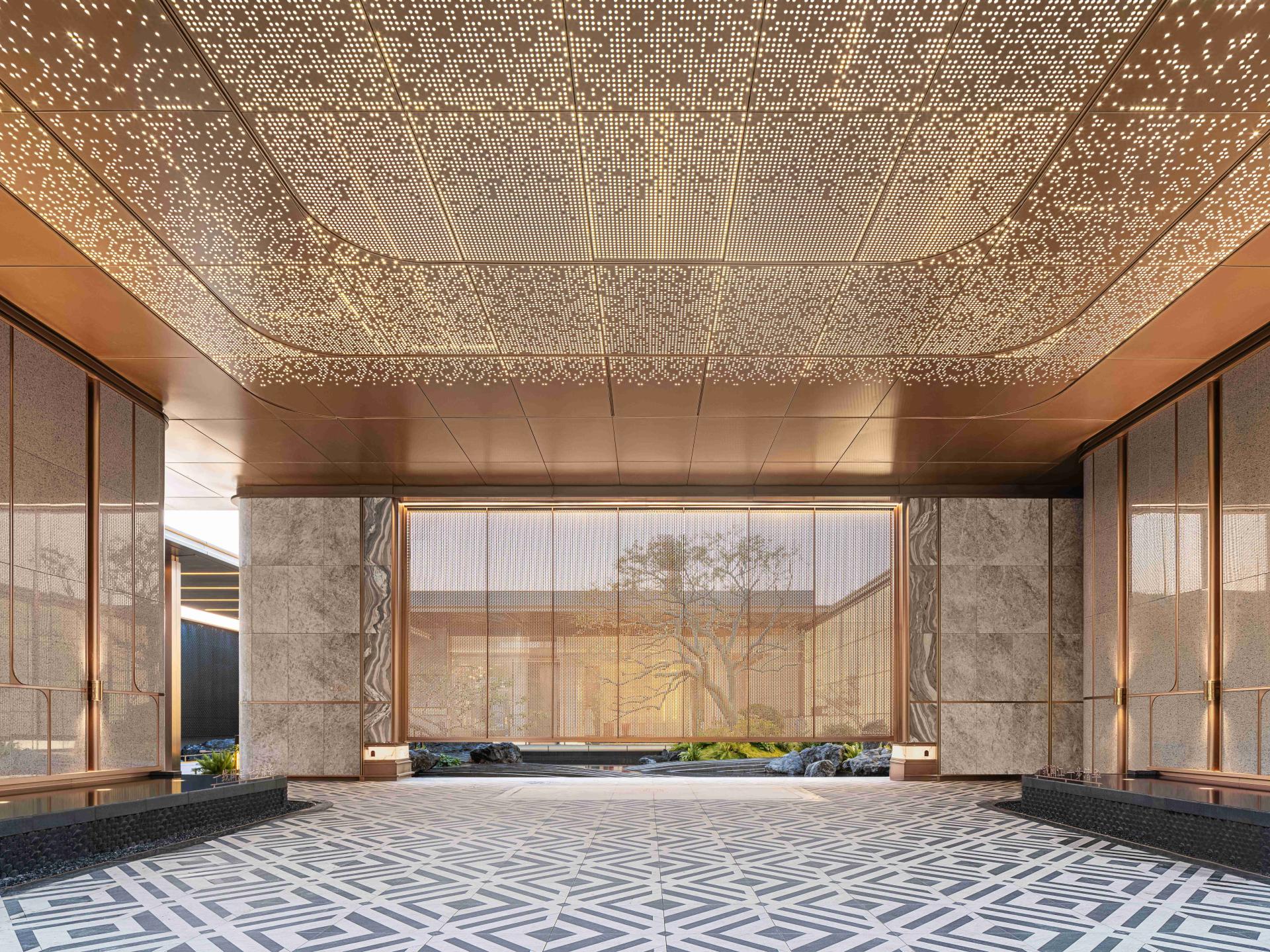 London Design Awards Winner - RIVERS OF GLORY