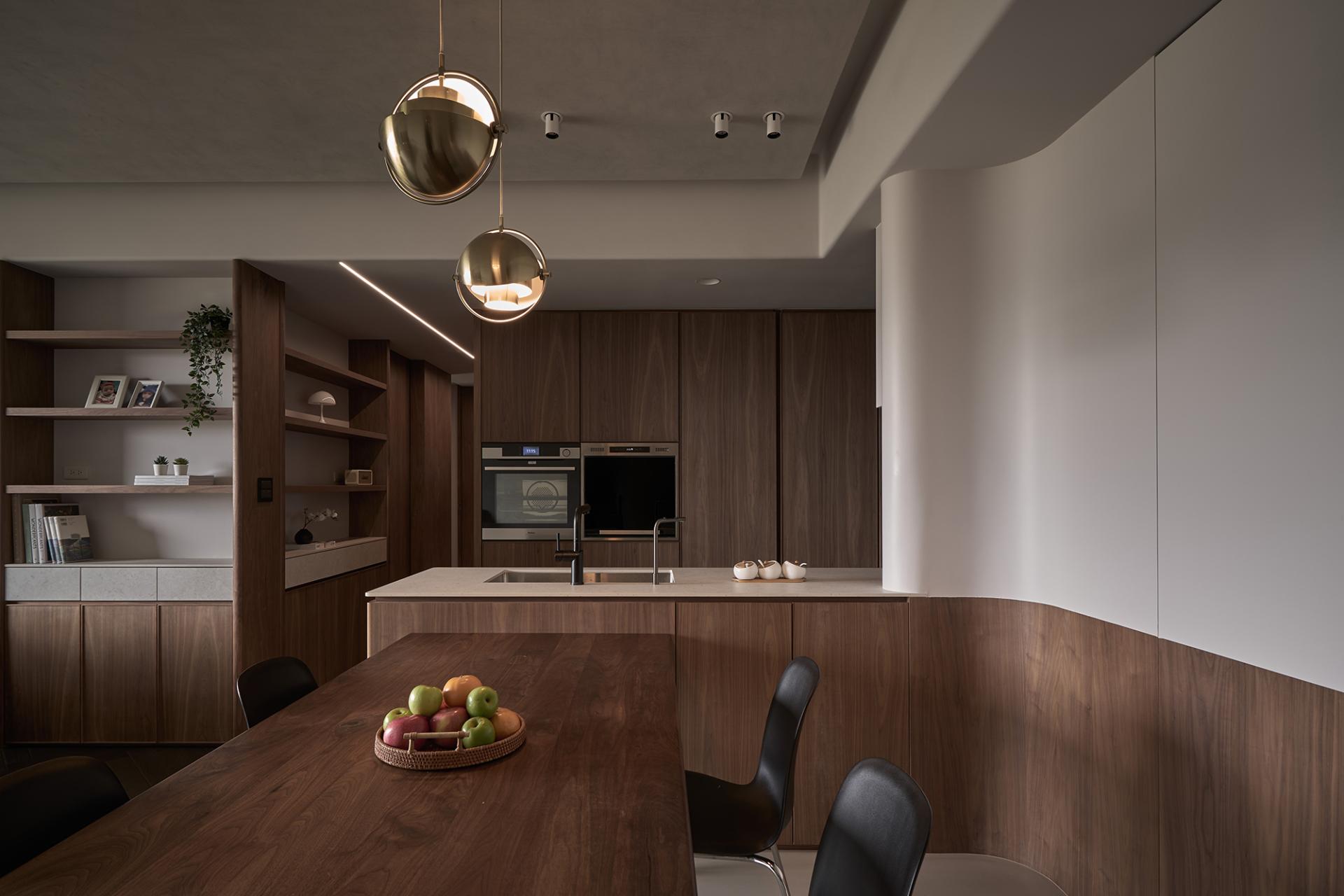 London Design Awards Winner - Wooden Beams, Bright Dreams