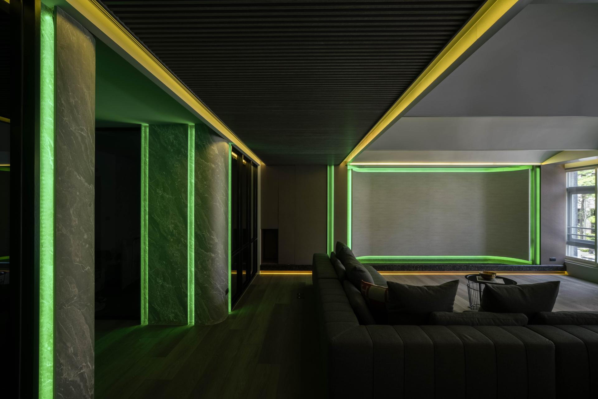 London Design Awards Winner - Gleaming Dialogues