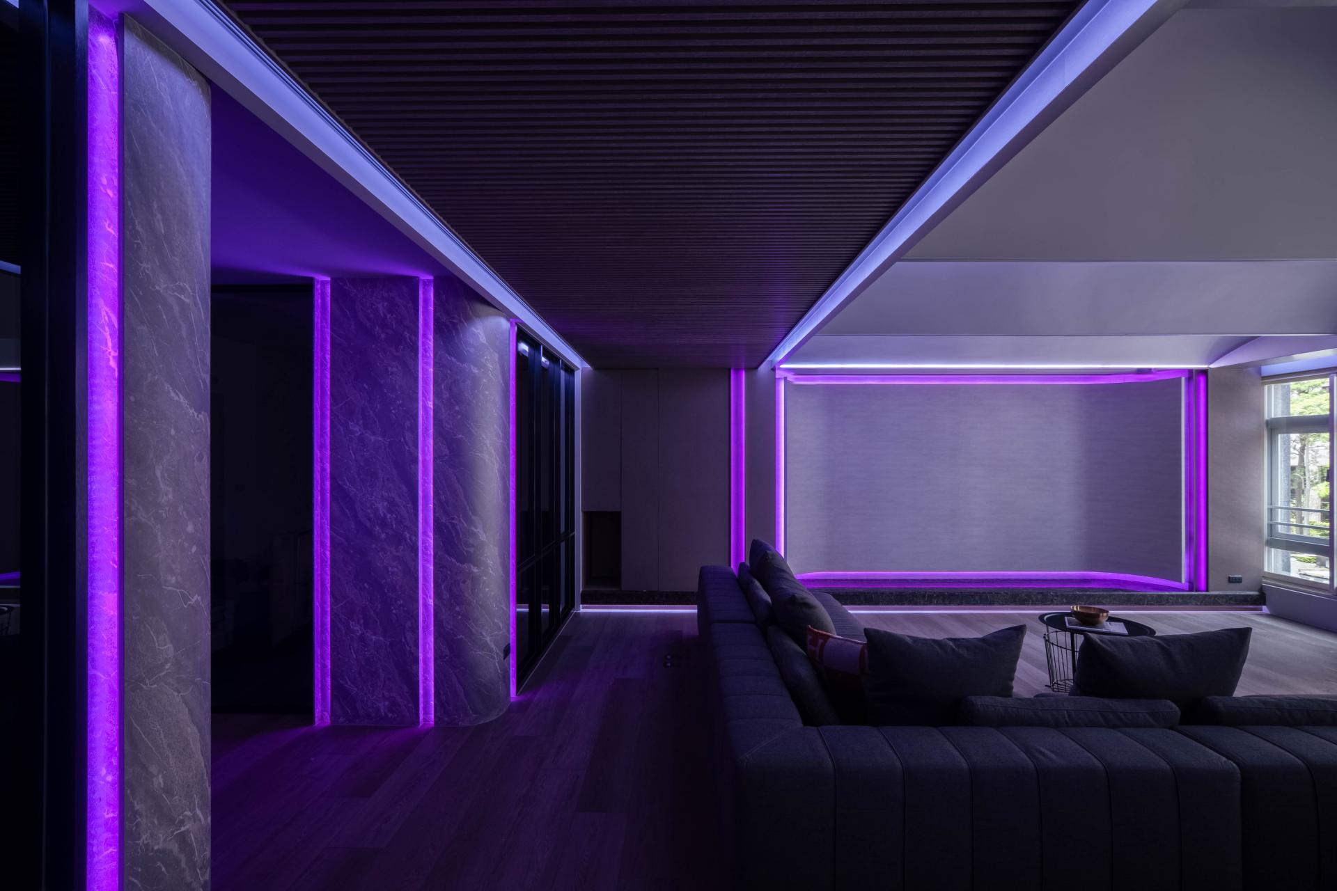 London Design Awards Winner - Gleaming Dialogues