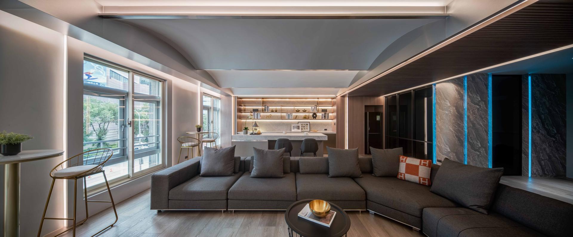 London Design Awards Winner - Gleaming Dialogues