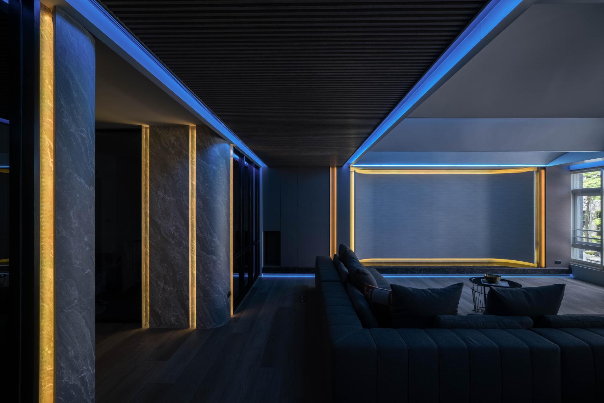London Design Awards Winner - Gleaming Dialogues