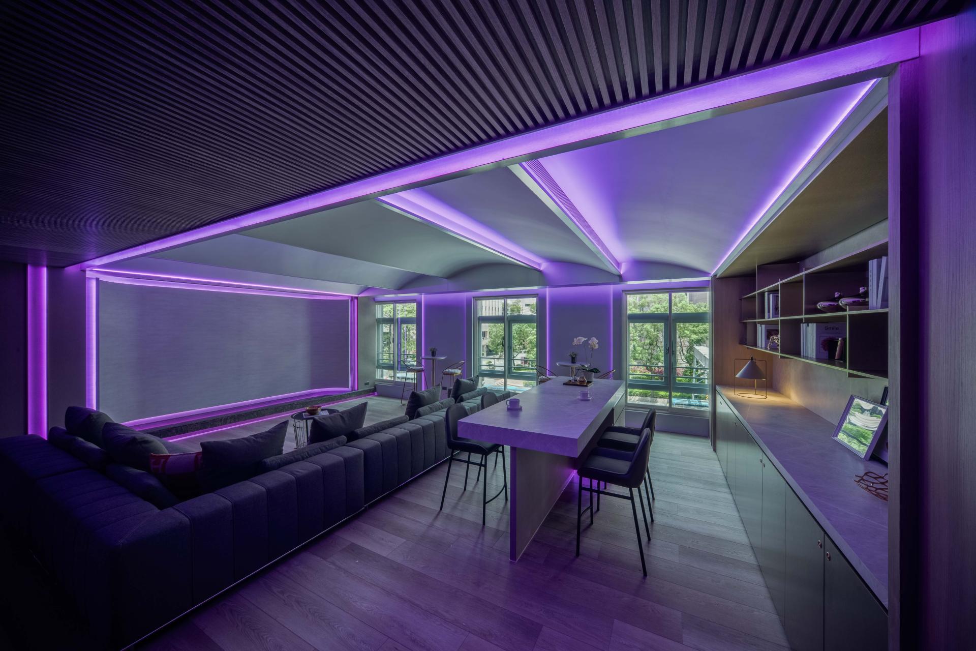 London Design Awards Winner - Gleaming Dialogues