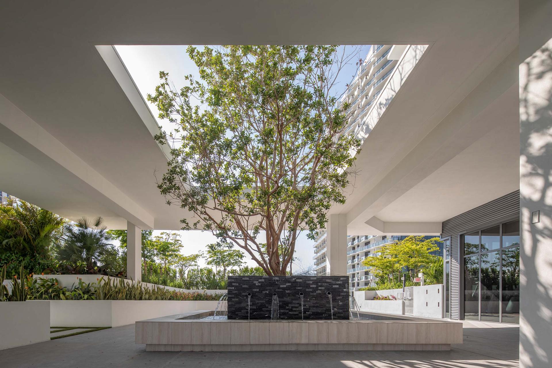 London Design Awards Winner - MidTown Miami Oasis