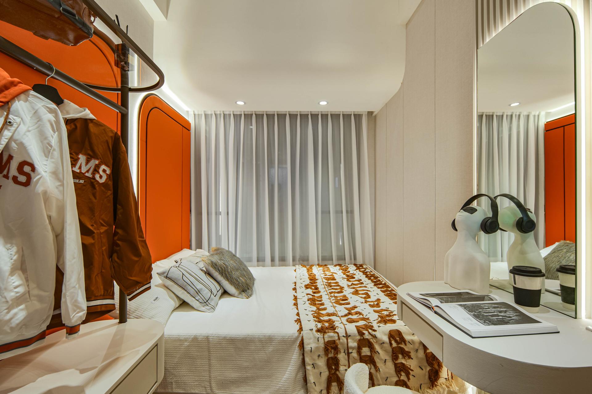 London Design Awards Winner - Classic Orange