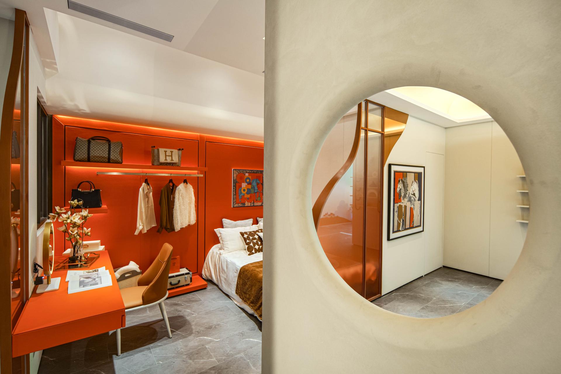 London Design Awards Winner - Classic Orange
