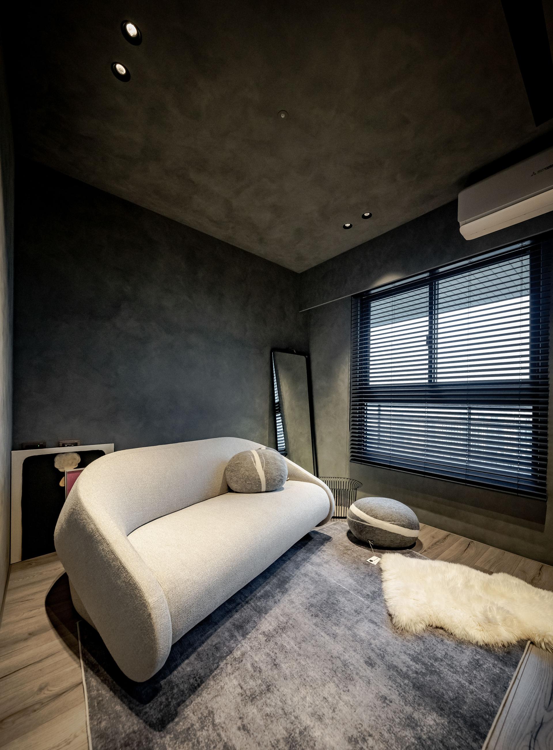 London Design Awards Winner - Nocture Noir