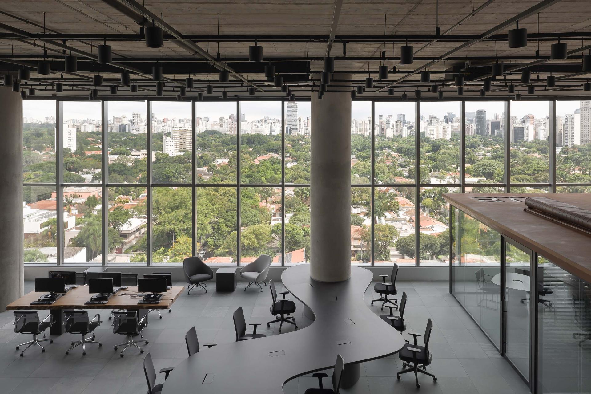 London Design Awards Winner - AM ADVOGADOS NEW OFFICES