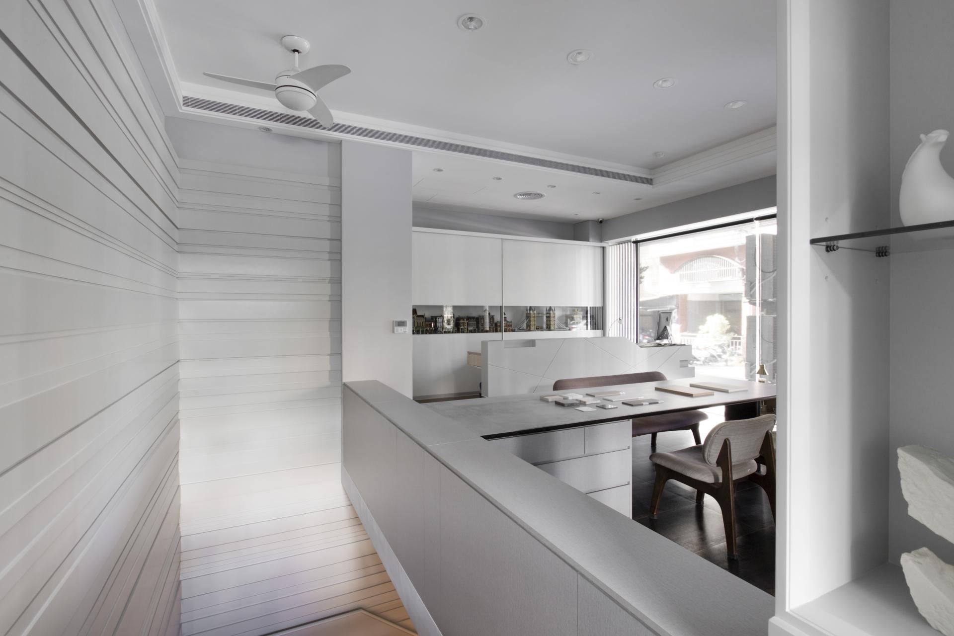 London Design Awards Winner - Contour of Stillness