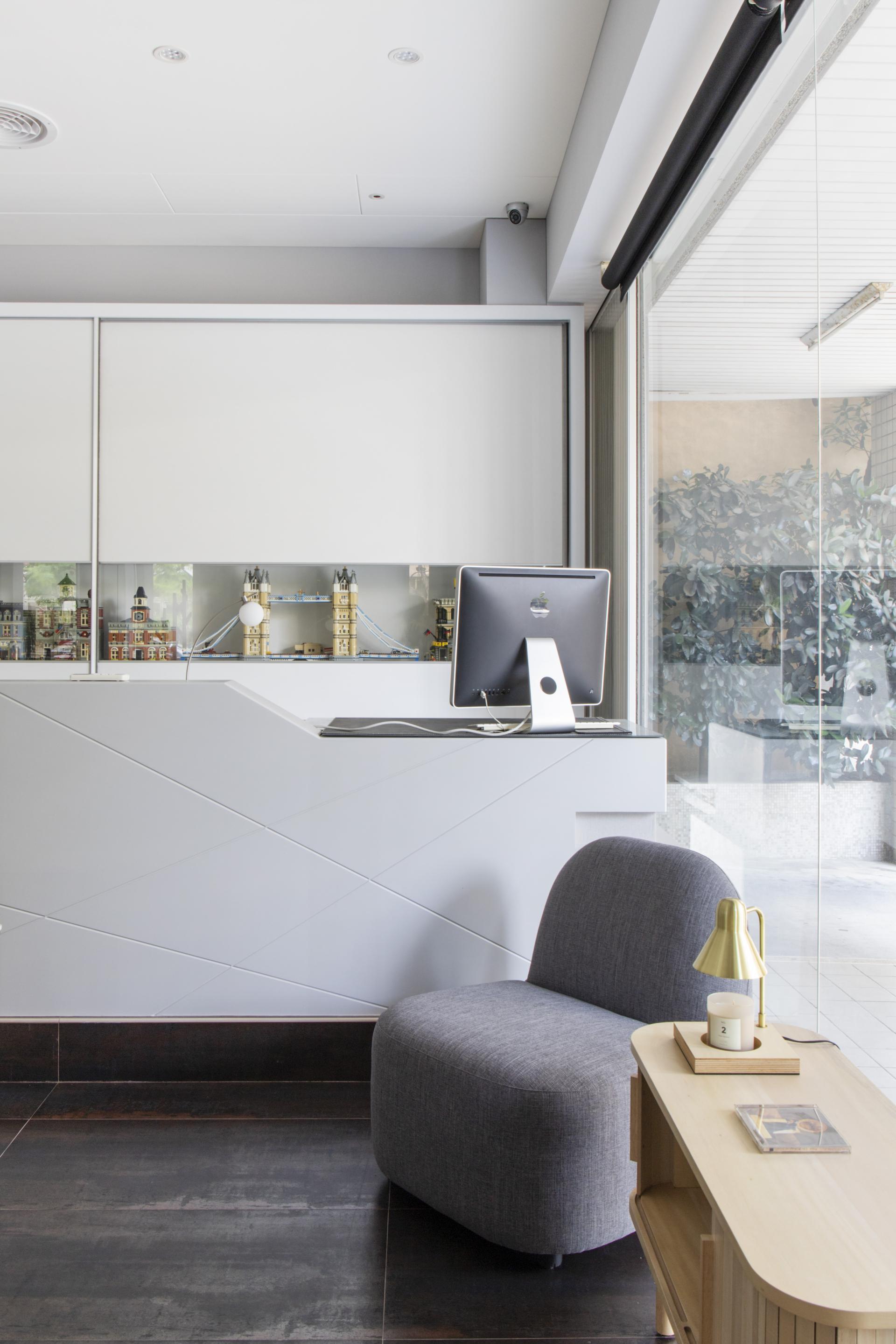 London Design Awards Winner - Contour of Stillness