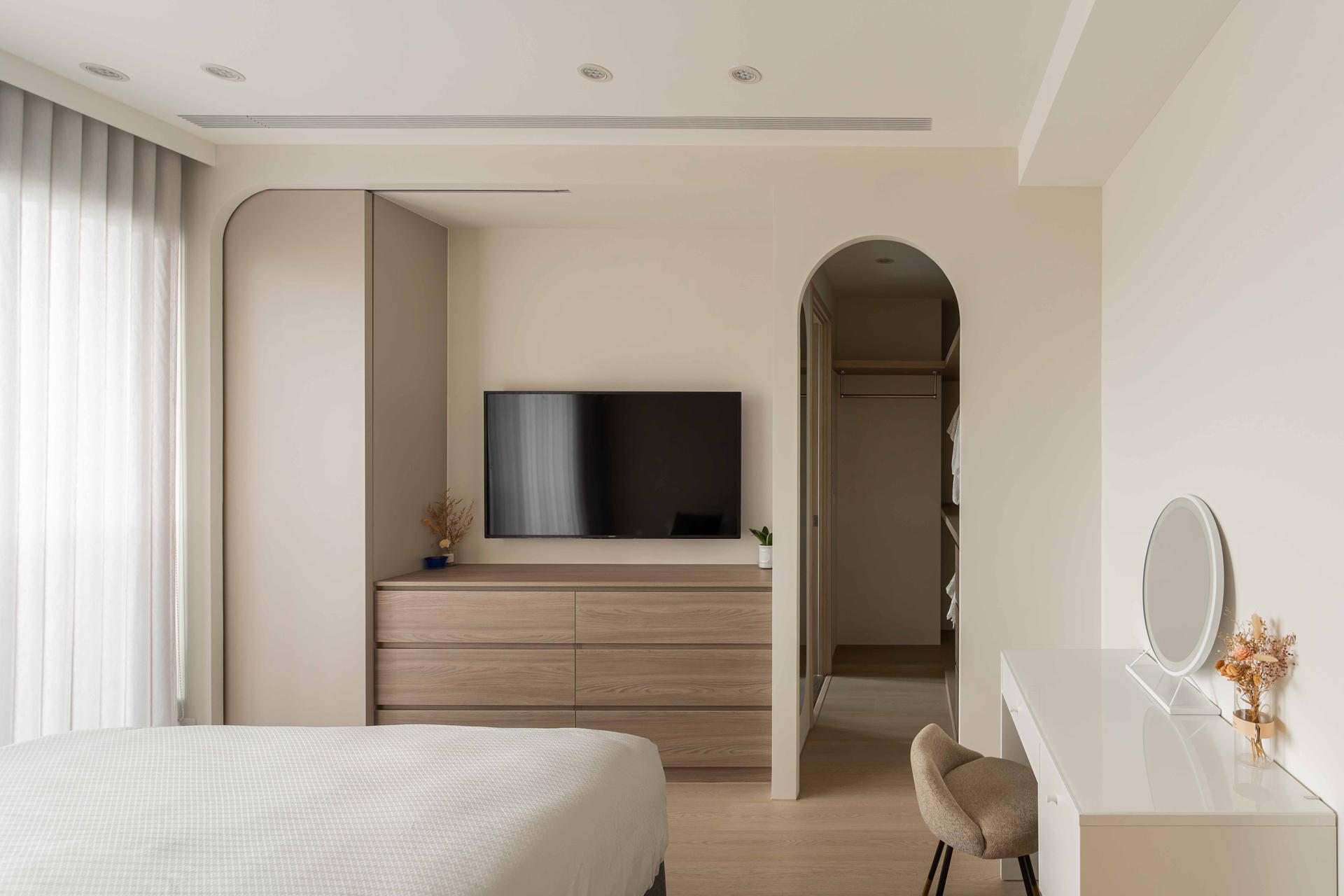 London Design Awards Winner - Moistened Luminosity