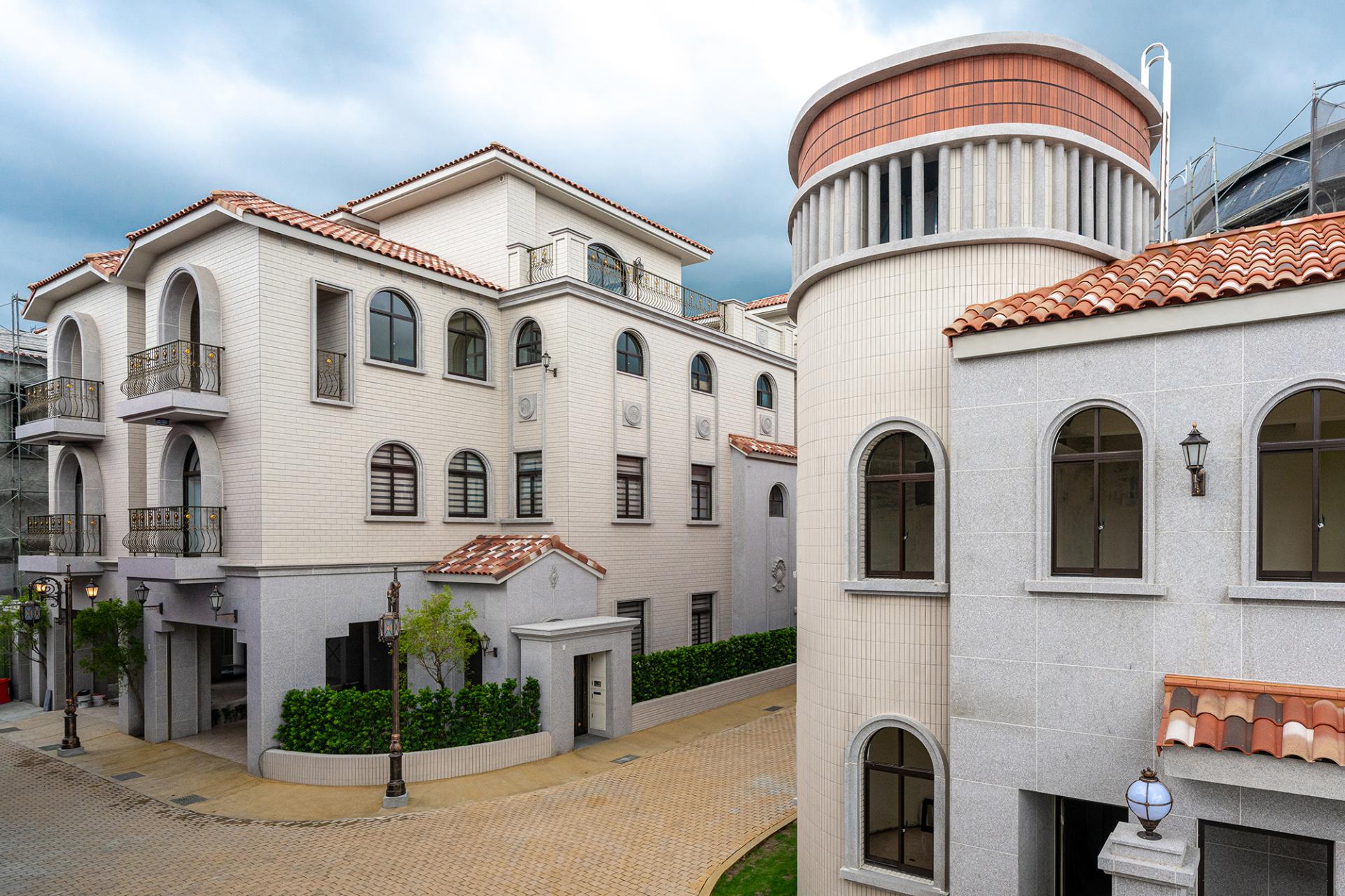 London Design Awards Winner - CASTILLO DORADO