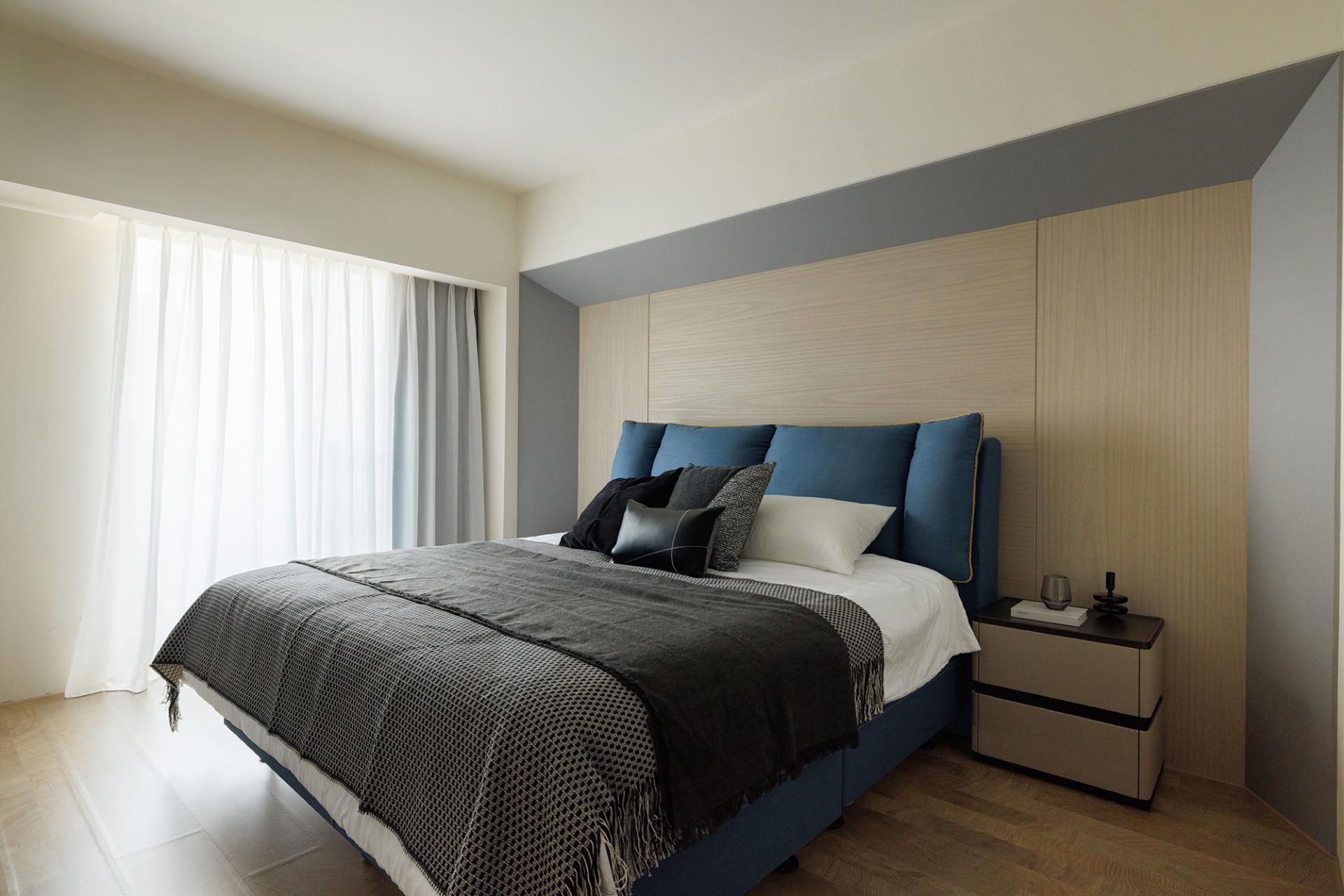 London Design Awards Winner - Oblique Luminescence