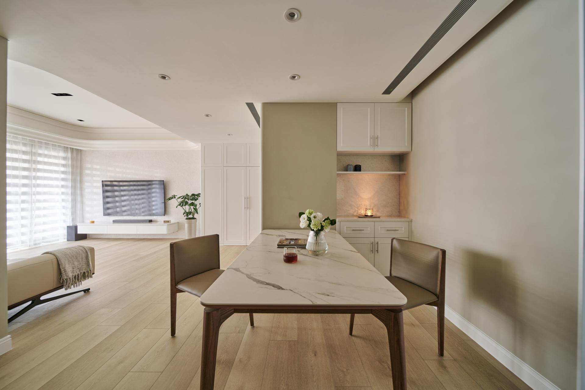 London Design Awards Winner - Bask in the Sun