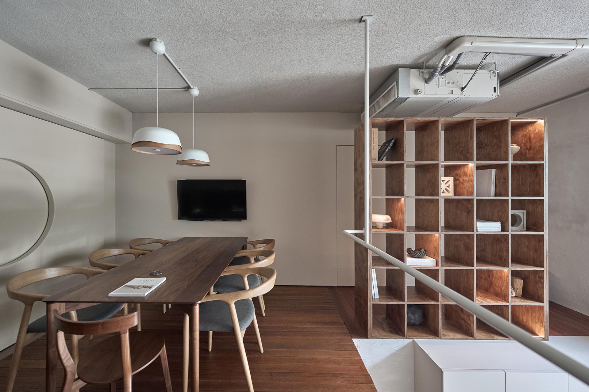 London Design Awards Winner - Pure Form Flows