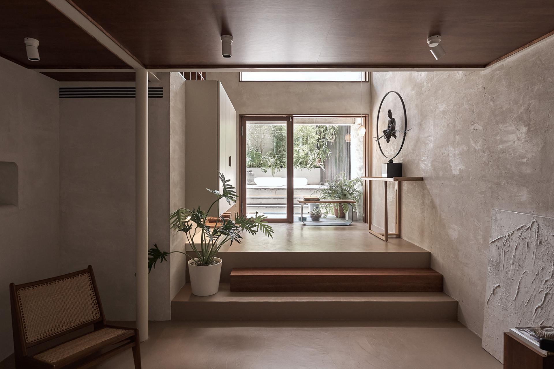 London Design Awards Winner - Pure Form Flows