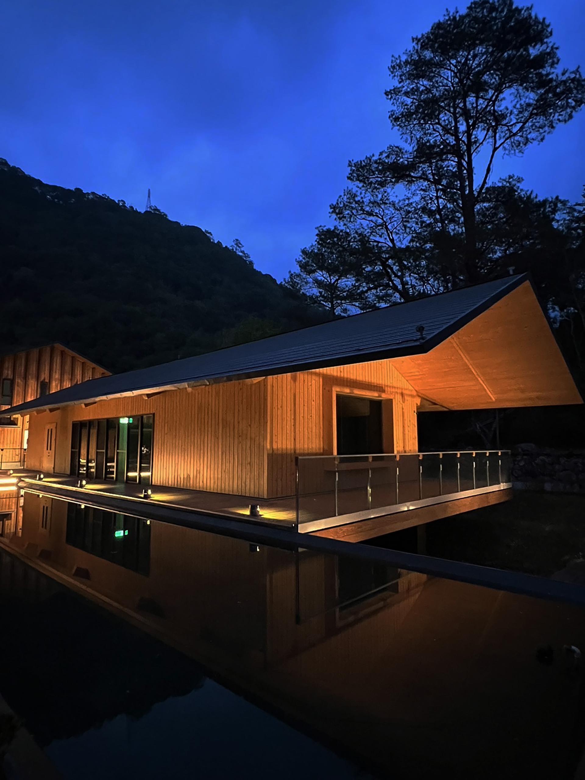 London Design Awards Winner - Whispering Light in the Mountains