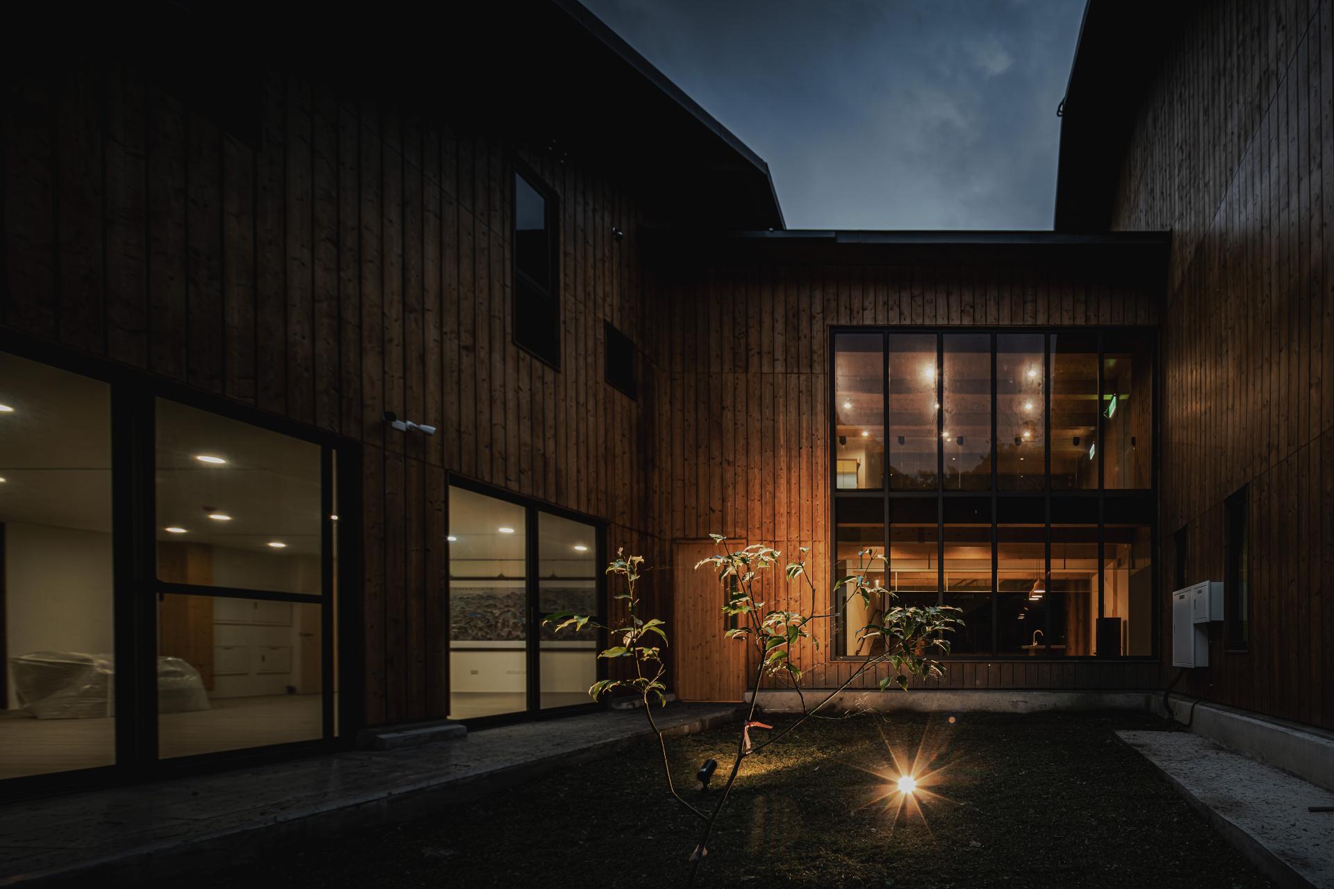 London Design Awards Winner - Whispering Light in the Mountains