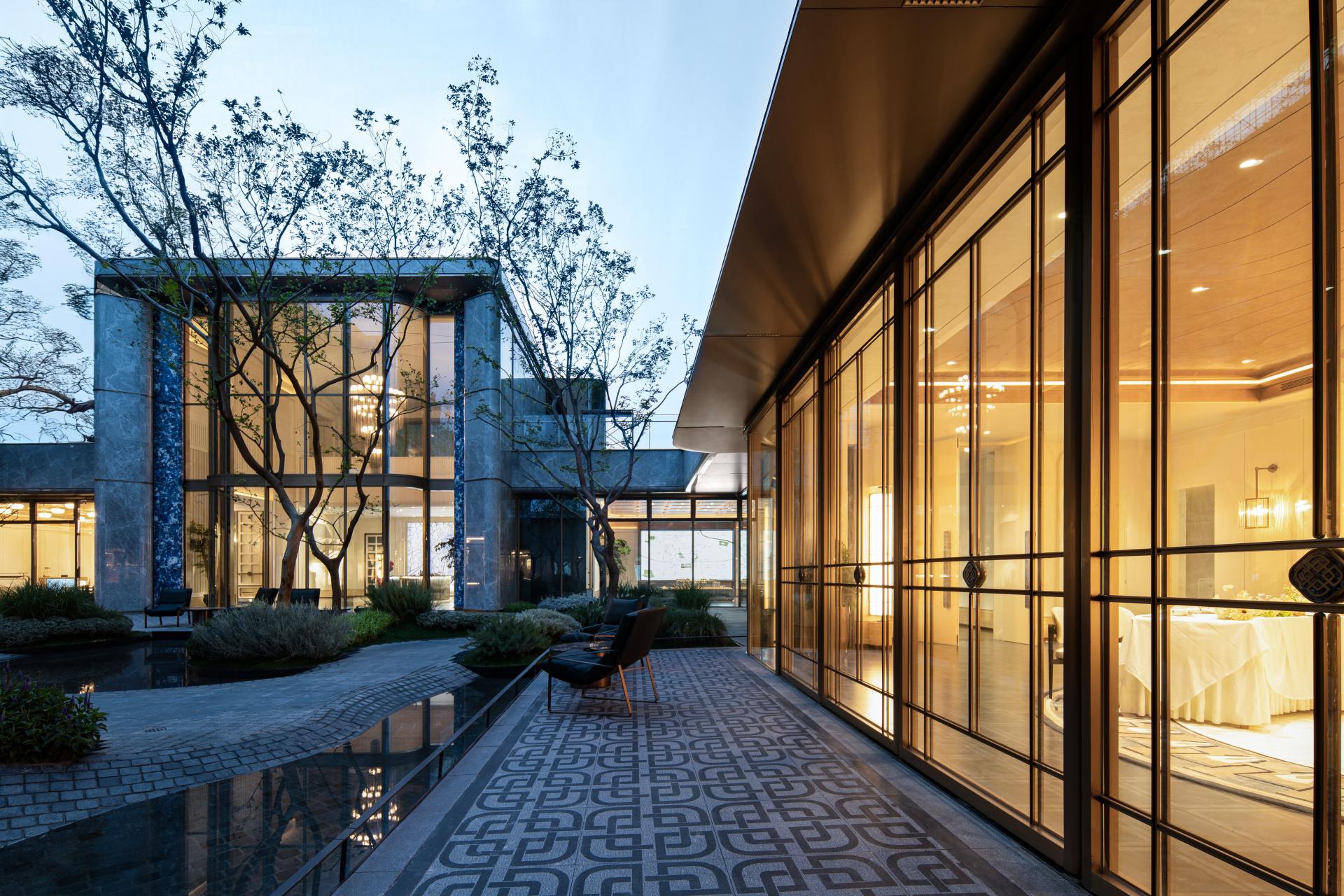 London Design Awards Winner - JUNJING HEXU